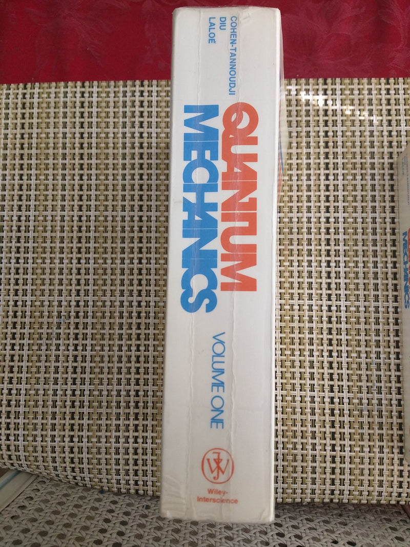 Quantum Mechanics. Volume I,New