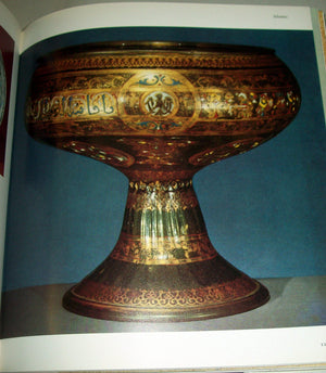 The Metropolitan Museum Of Art,Used