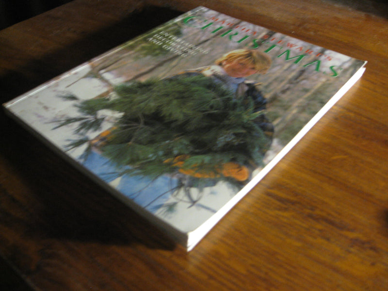 Martha Stewart'S Christmas: Entertaining, Decorating And Giving,Used