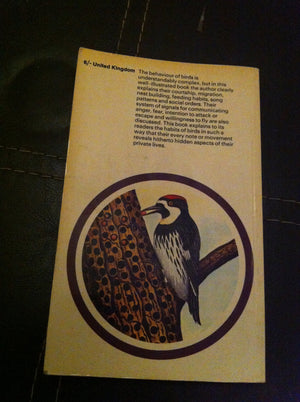 Bird behaviour; (Hamlyn allcolour paperbacks),Used