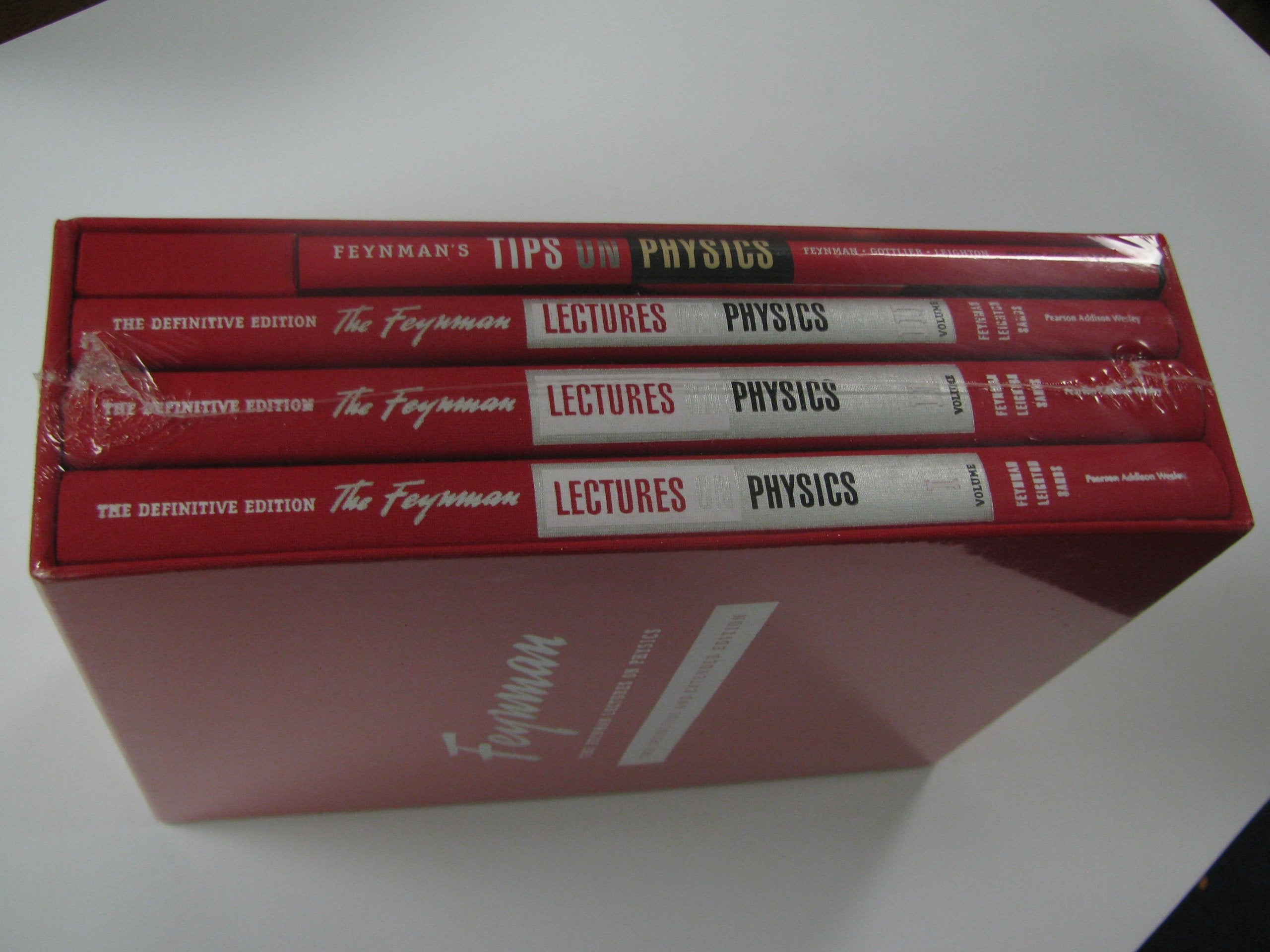 The Feynman Lectures on Physics including Feynman's Tips on Physics: The Definitive and Extended Edition,New