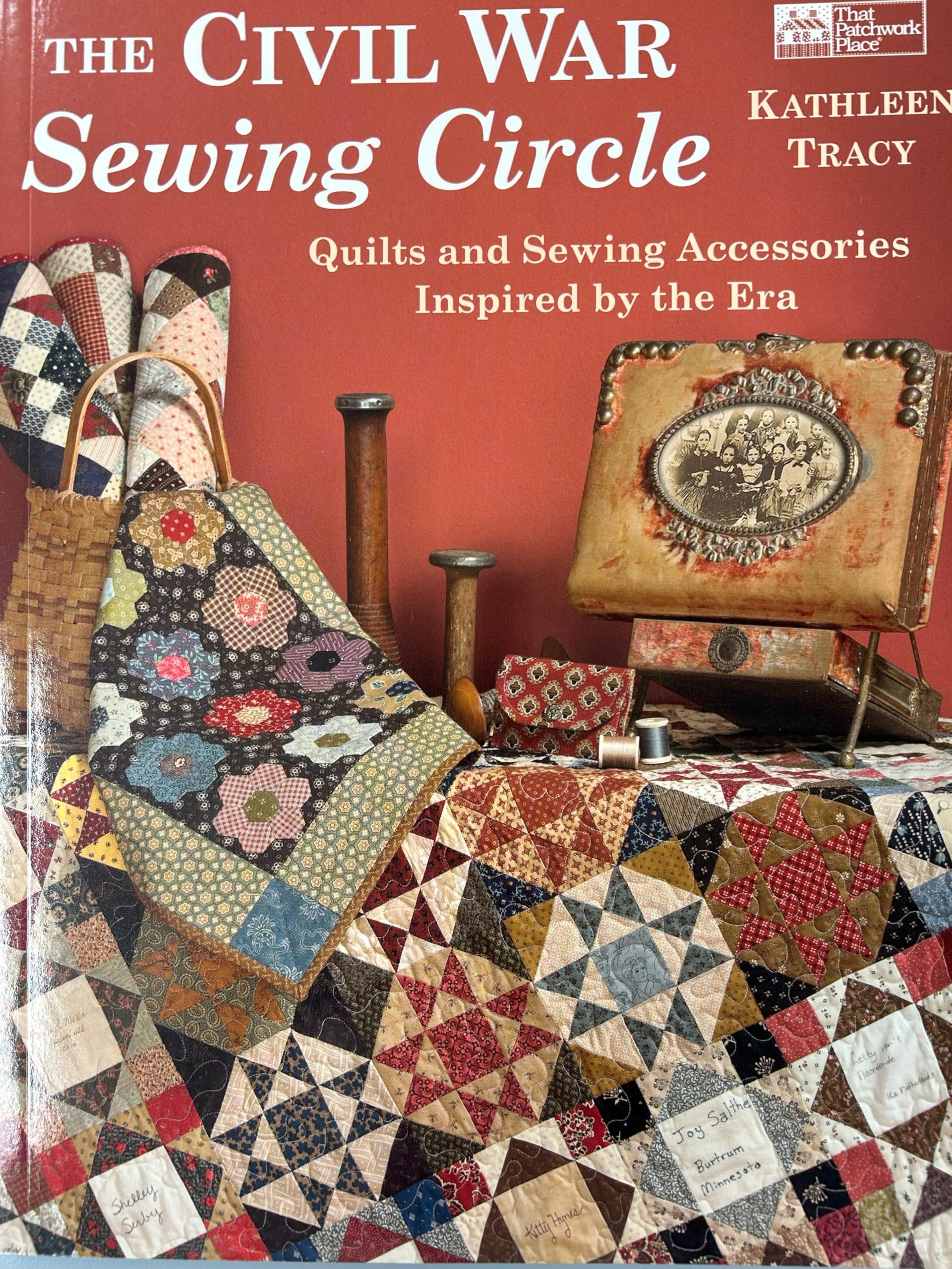 The Civil War Sewing Circle: Quilts and Sewing Accessories Inspired by the Era,Used