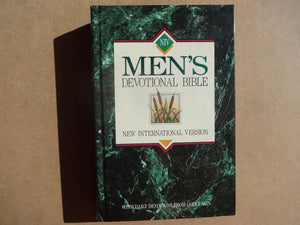 NIV Men's Devotional Bible: New International Version,Used