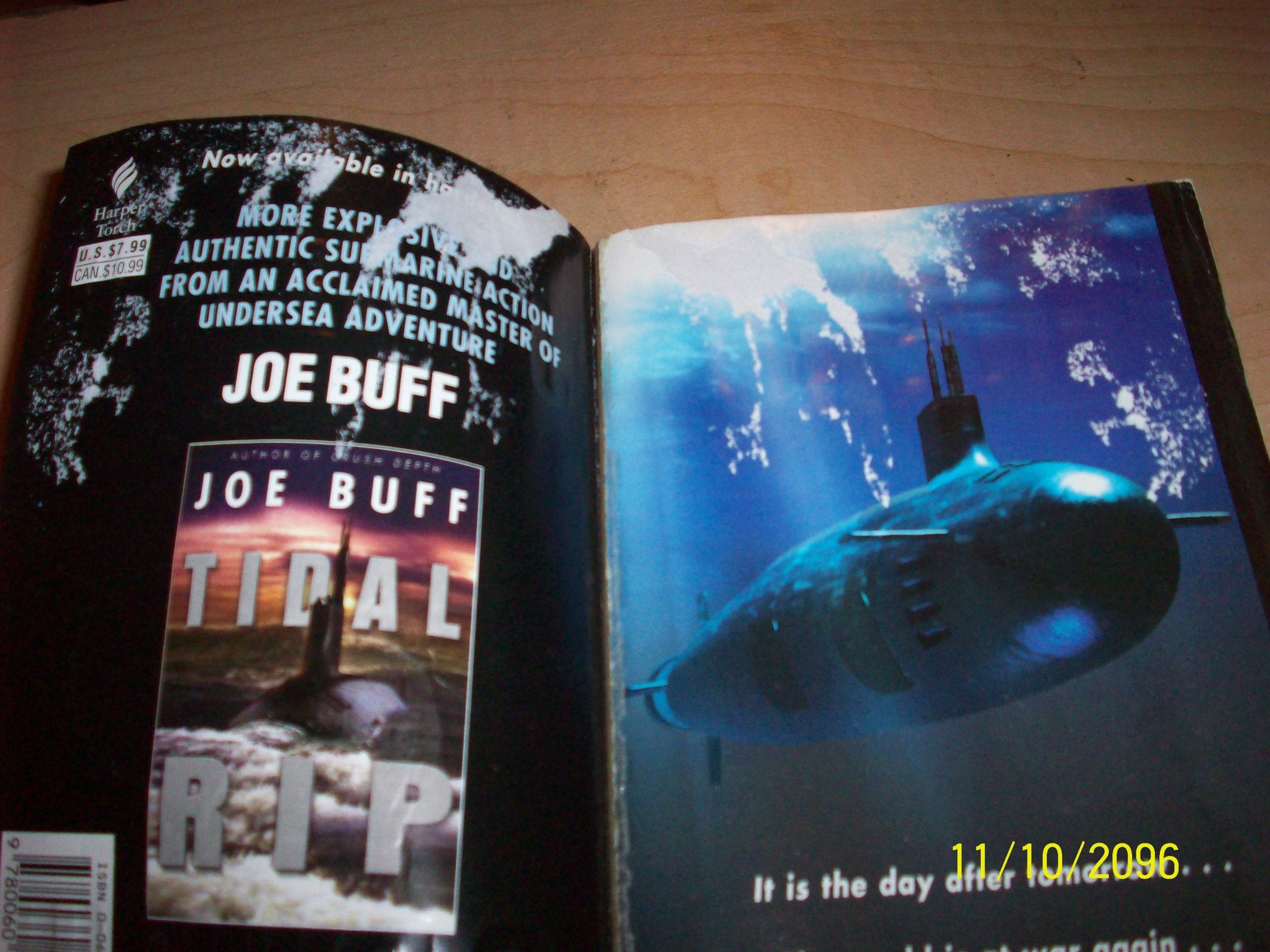 Crush Depth (A Jeffrey Fuller Novel, 3)