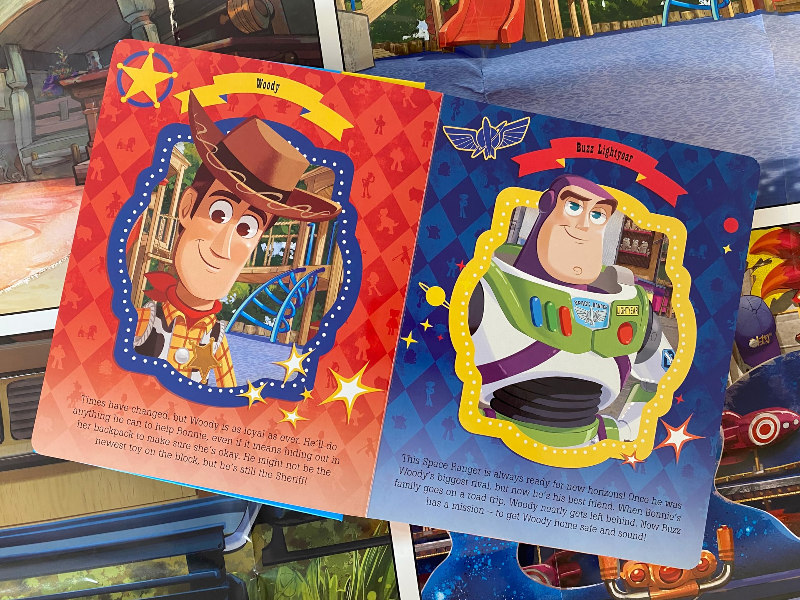 Disney / Pixar Toy Story 4 My Busy Books  Storybook, 10 Figurines, Playmat