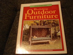 Building Outdoor Furniture (The Chilton Hobby Series),Used