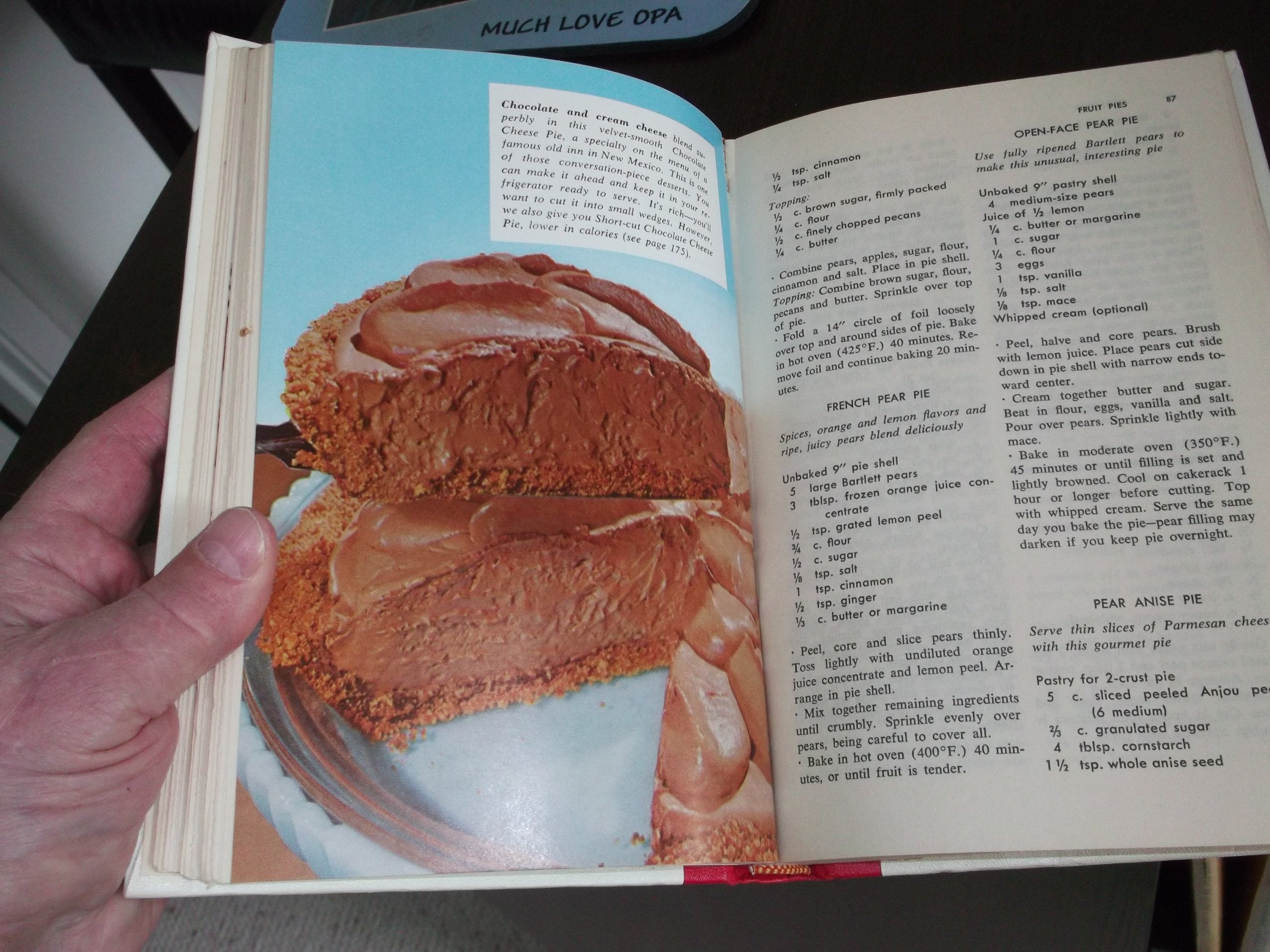 Farm Journal's Complete PIE cookbook: 700 Best Dessert and MainDish Pies in the Country,Used