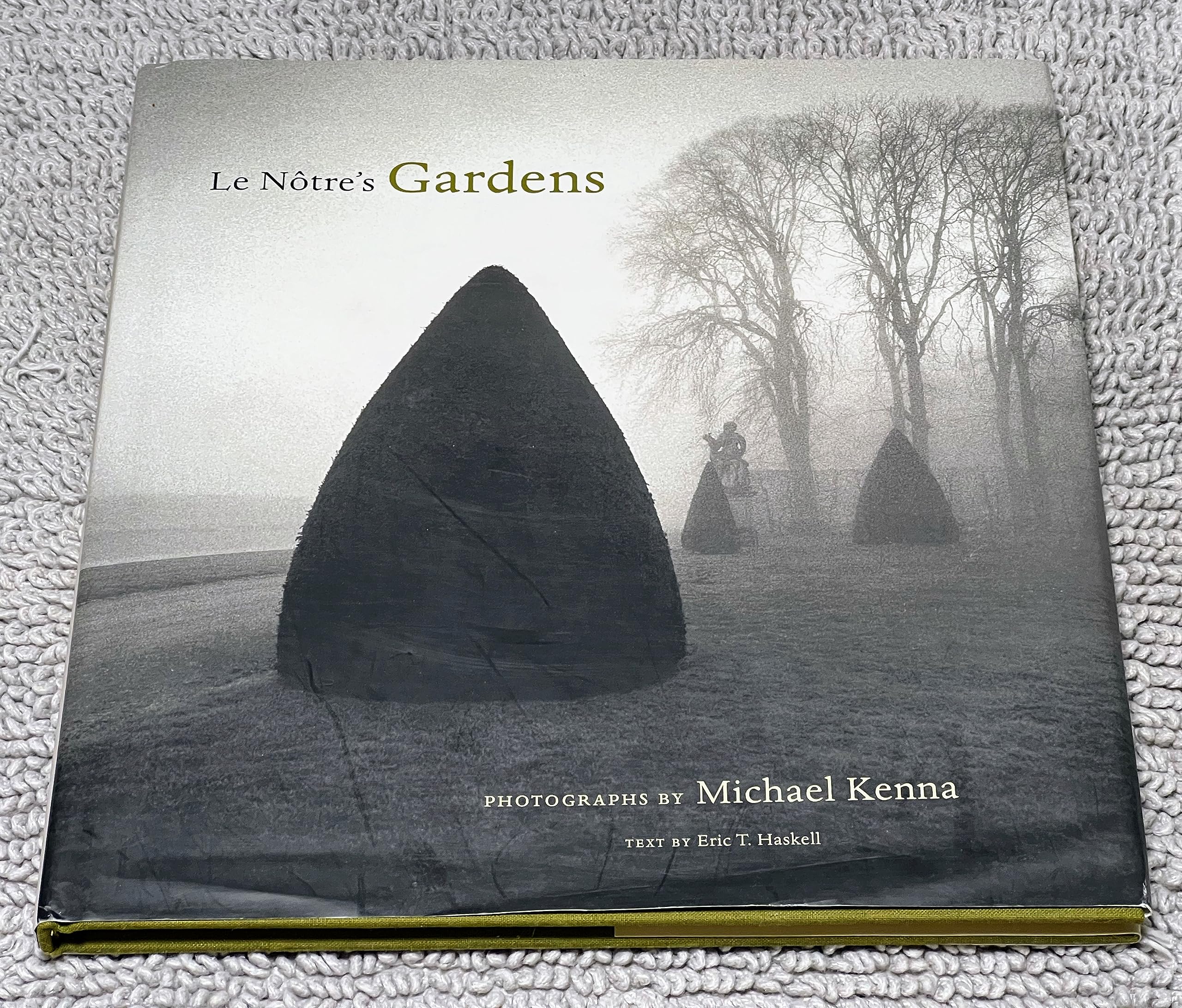 Le Notre'S Gardens (English And French Edition),Used