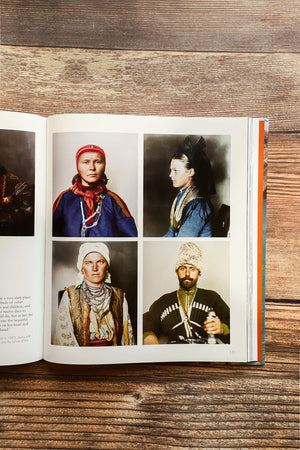 History as They Saw It: Iconic Moments from the Past in Color,New