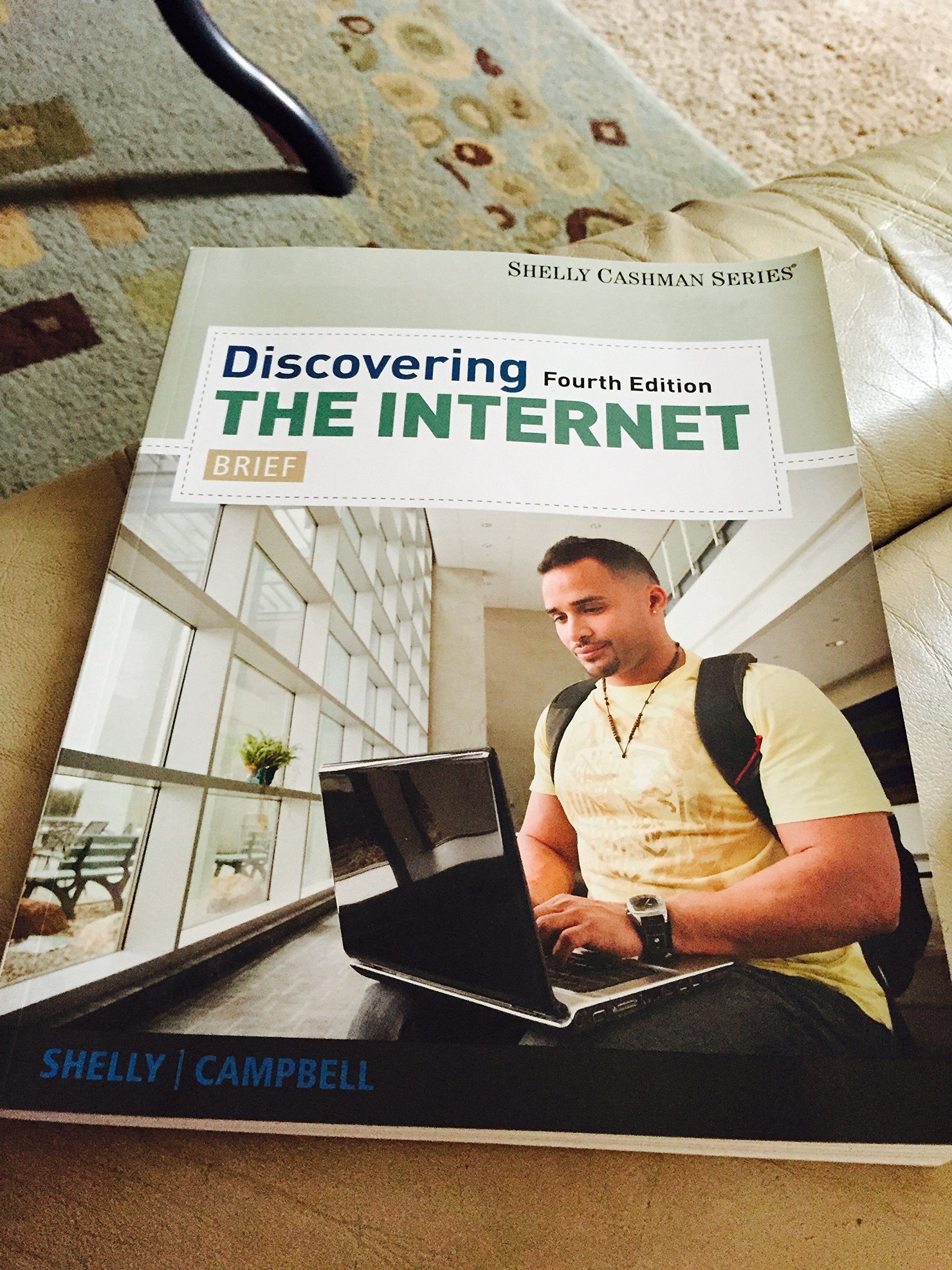 Discovering the Internet: Brief (Shelly Cashman Series),Used
