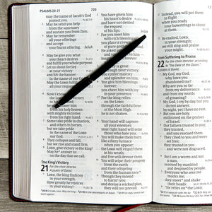 CSB Giant Print Reference Bible, Black LeatherTouch, Red Letter, Presentation Page, CrossReferences, FullColor Maps, EasytoR,Used