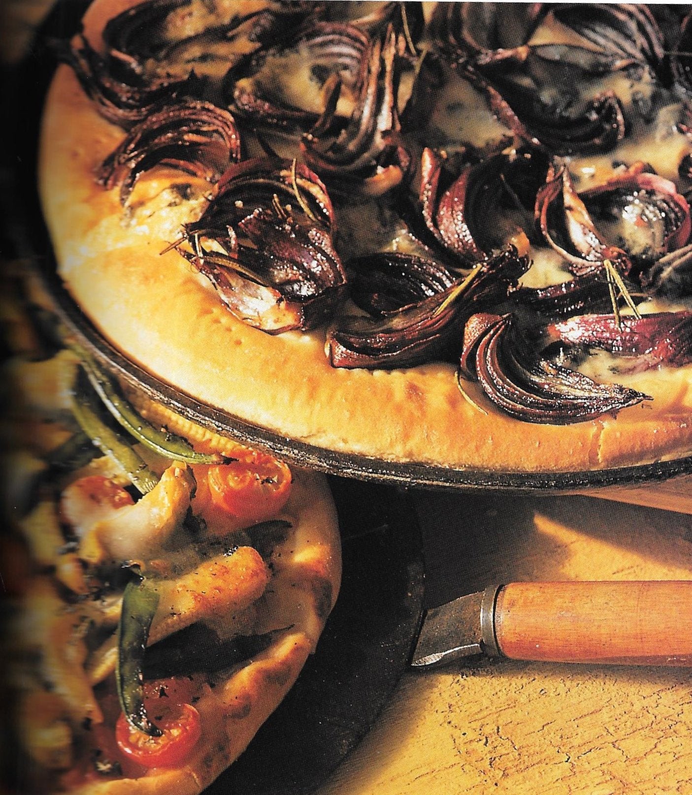 Linda McCartney on Tour: Over 200 MeatFree Dishes from Around the World,Used