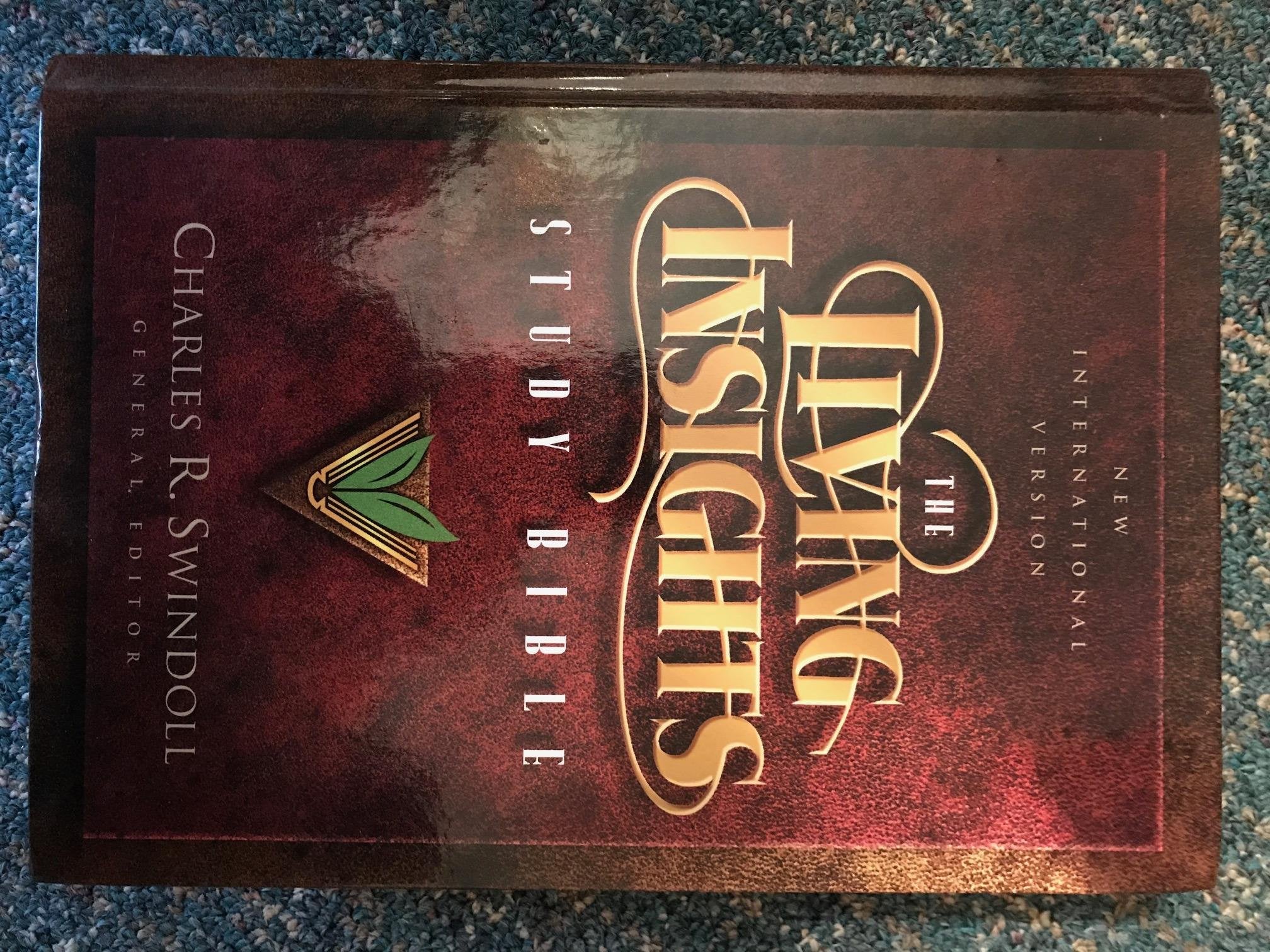 The Living Insights Study Bible,New