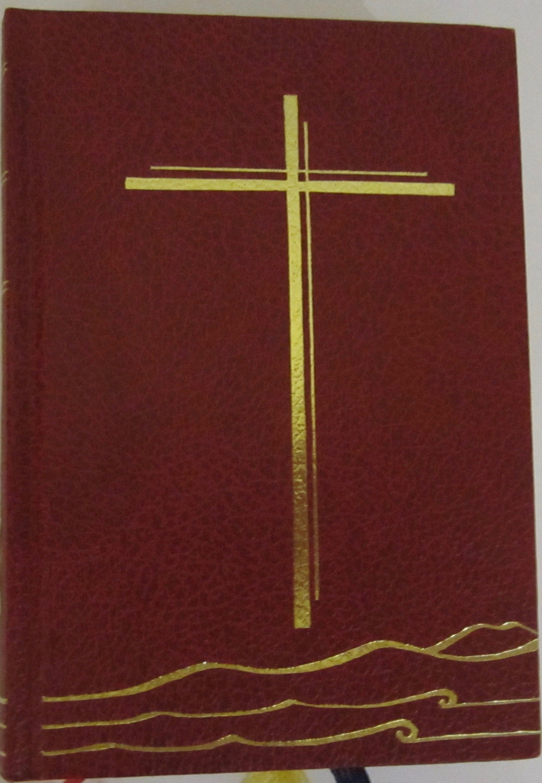 A New Zealand Prayer Book: He Karakia Mihinare O Aotearoa (English, Fiji, Maori and Tonga Nyasa Edition),Used