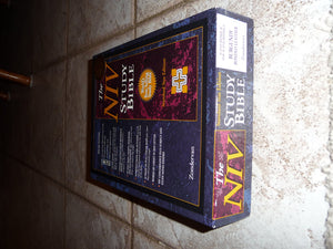The NIV Study Bible: New International Version,Used