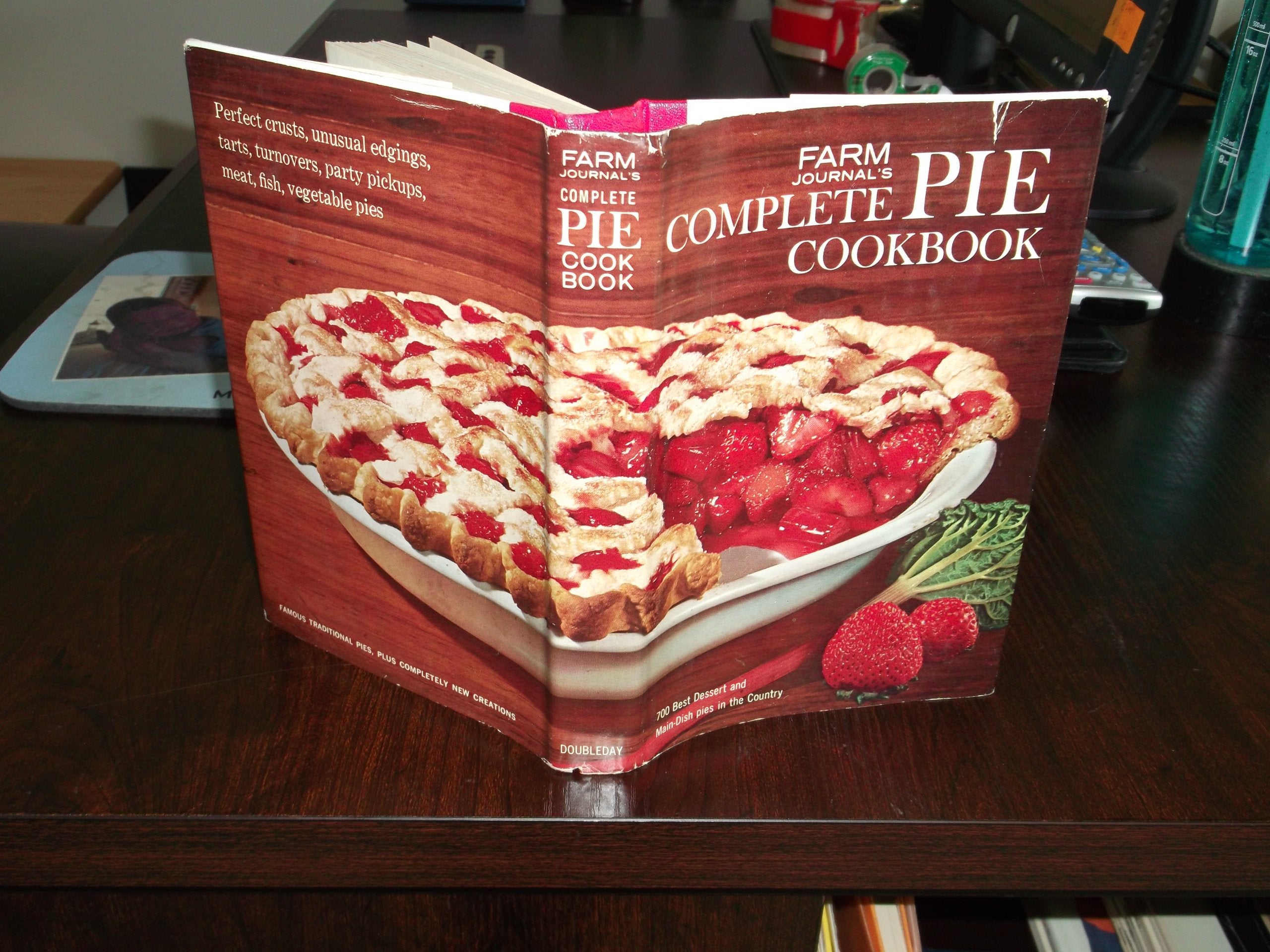 Farm Journal'S Complete Pie Cookbook: 700 Best Dessert And Maindish Pies In The Country,New