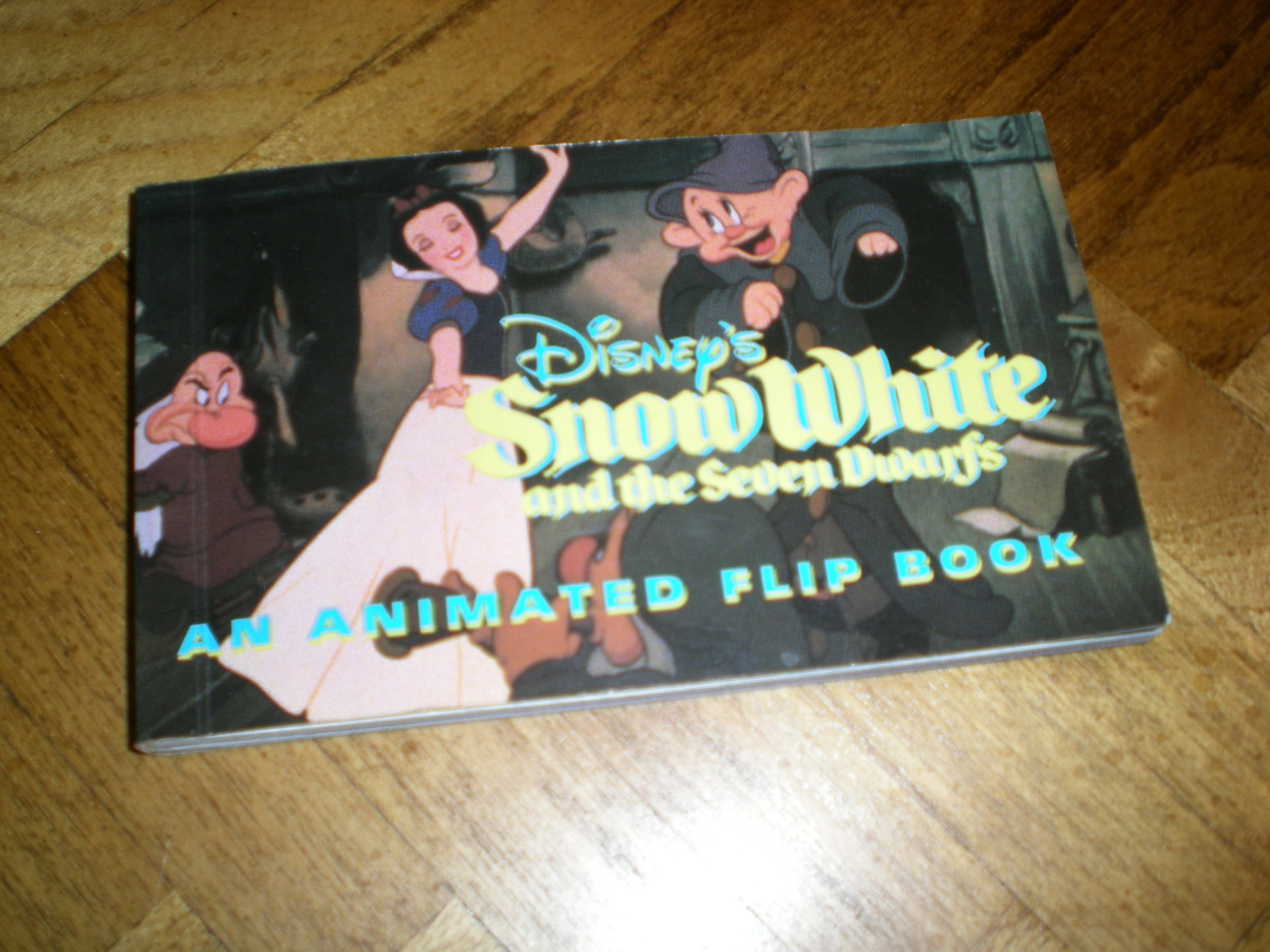 Disney'S Snow White And The Seven Dwarfs: An Animated Flip Book-used