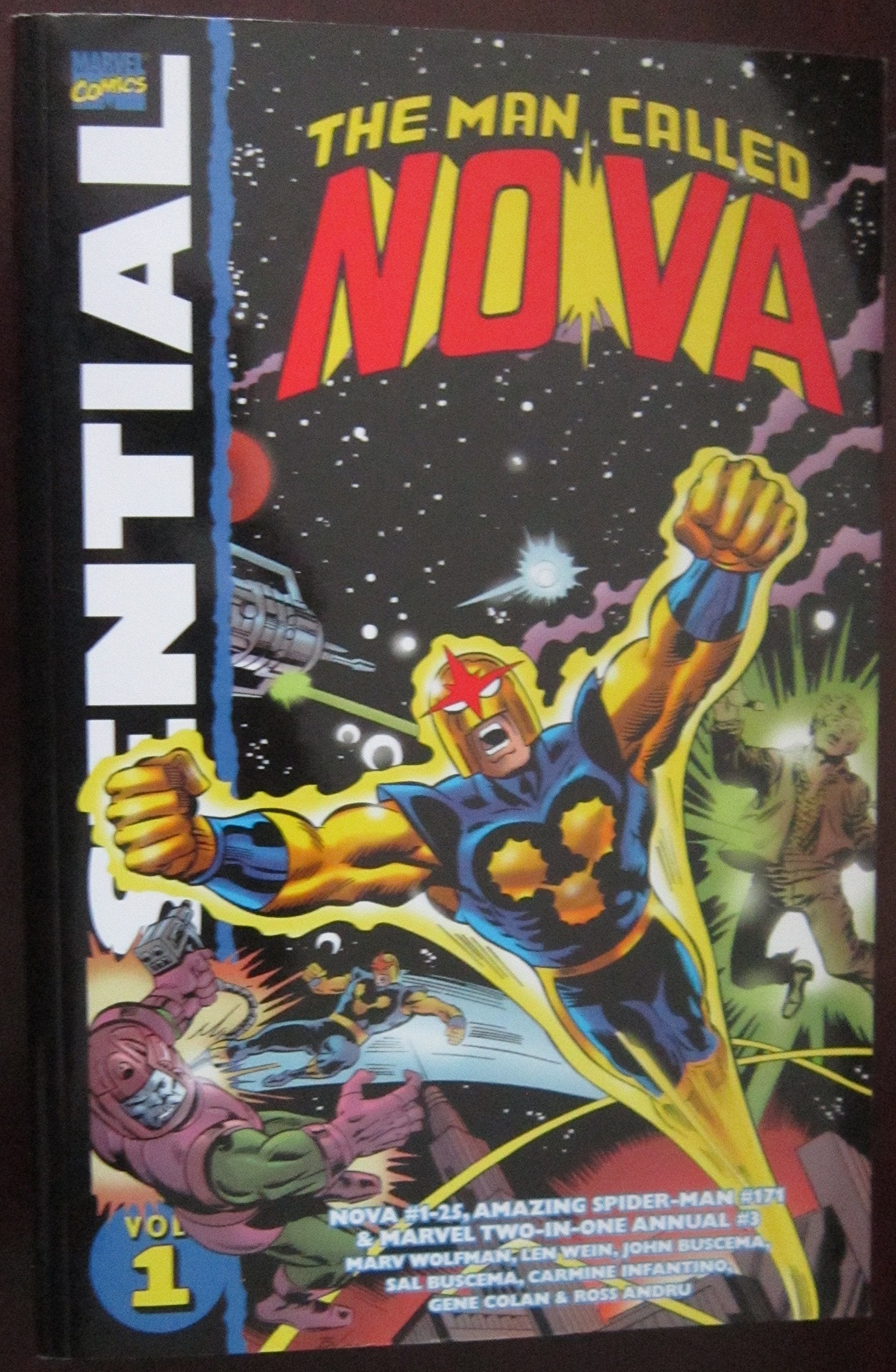 Essential Nova, Vol. 1 (Marvel Essentials)-used