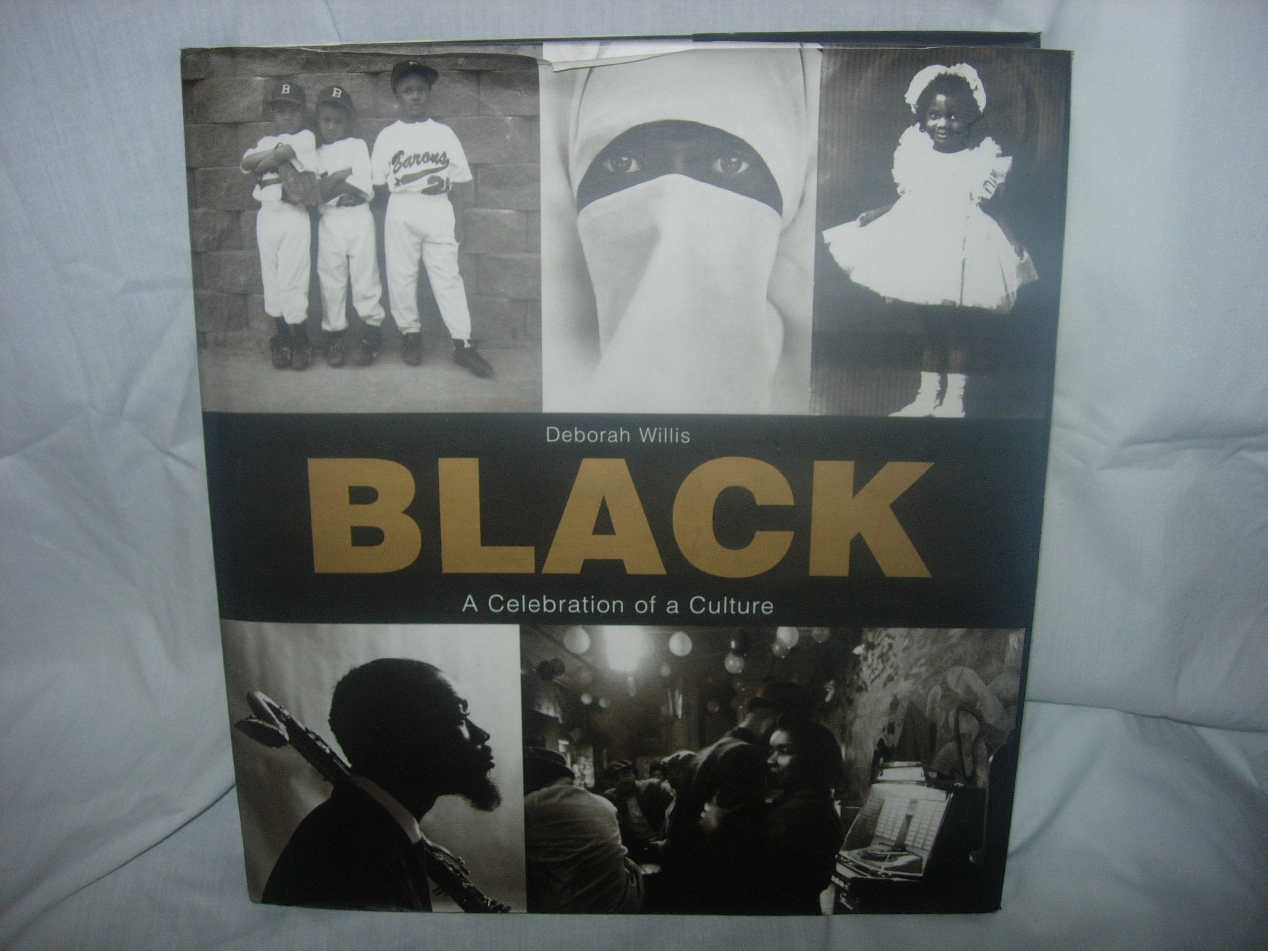 Black: A Celebration of a Culture,New