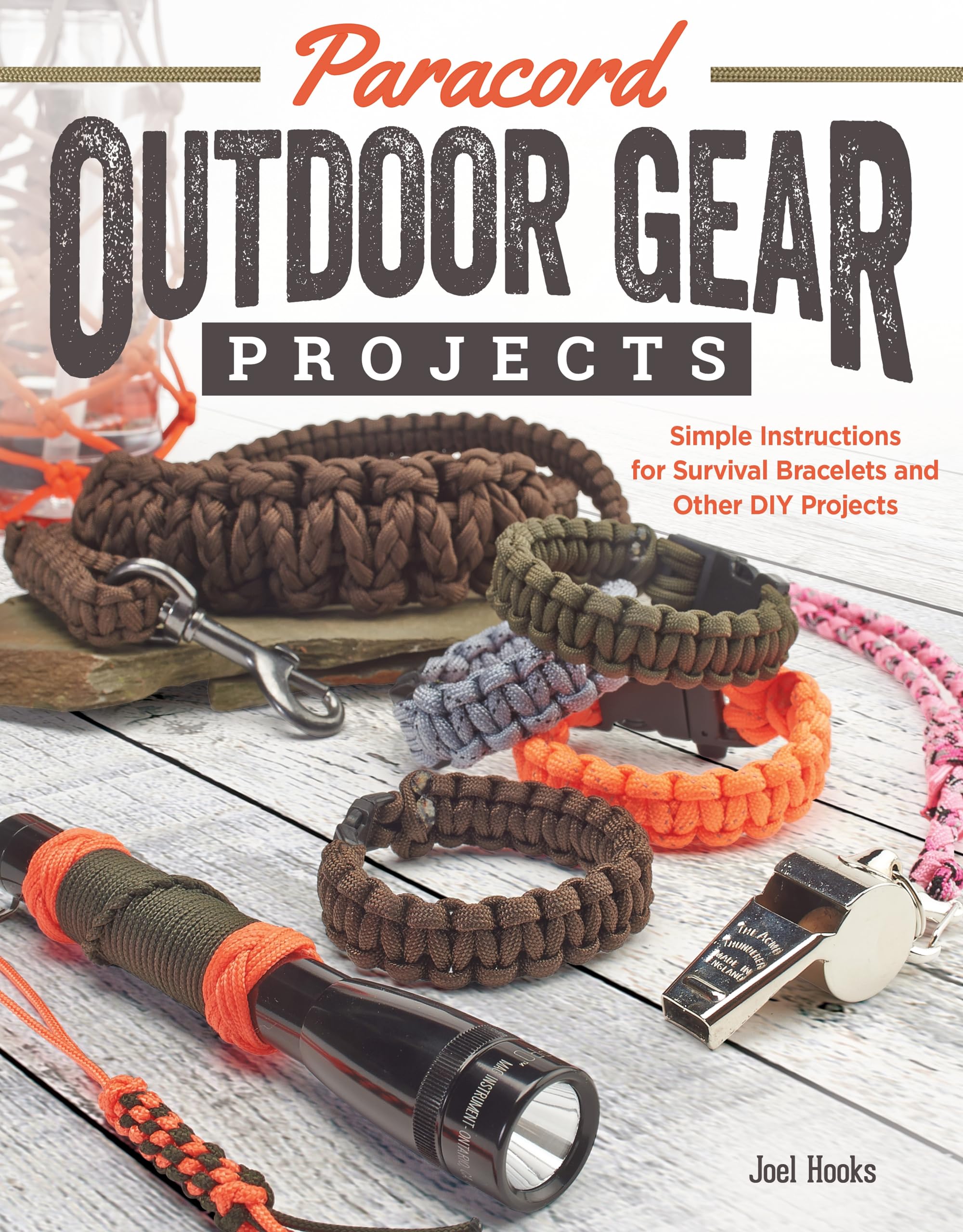 Paracord Outdoor Gear Projects: Simple Instructions for Survival Bracelets and Other DIY Projects (Fox Chapel Publishing) 12 Easy Lanyards, Keychains, and More using Parachute Cord for Ropecrafting-Used Condition