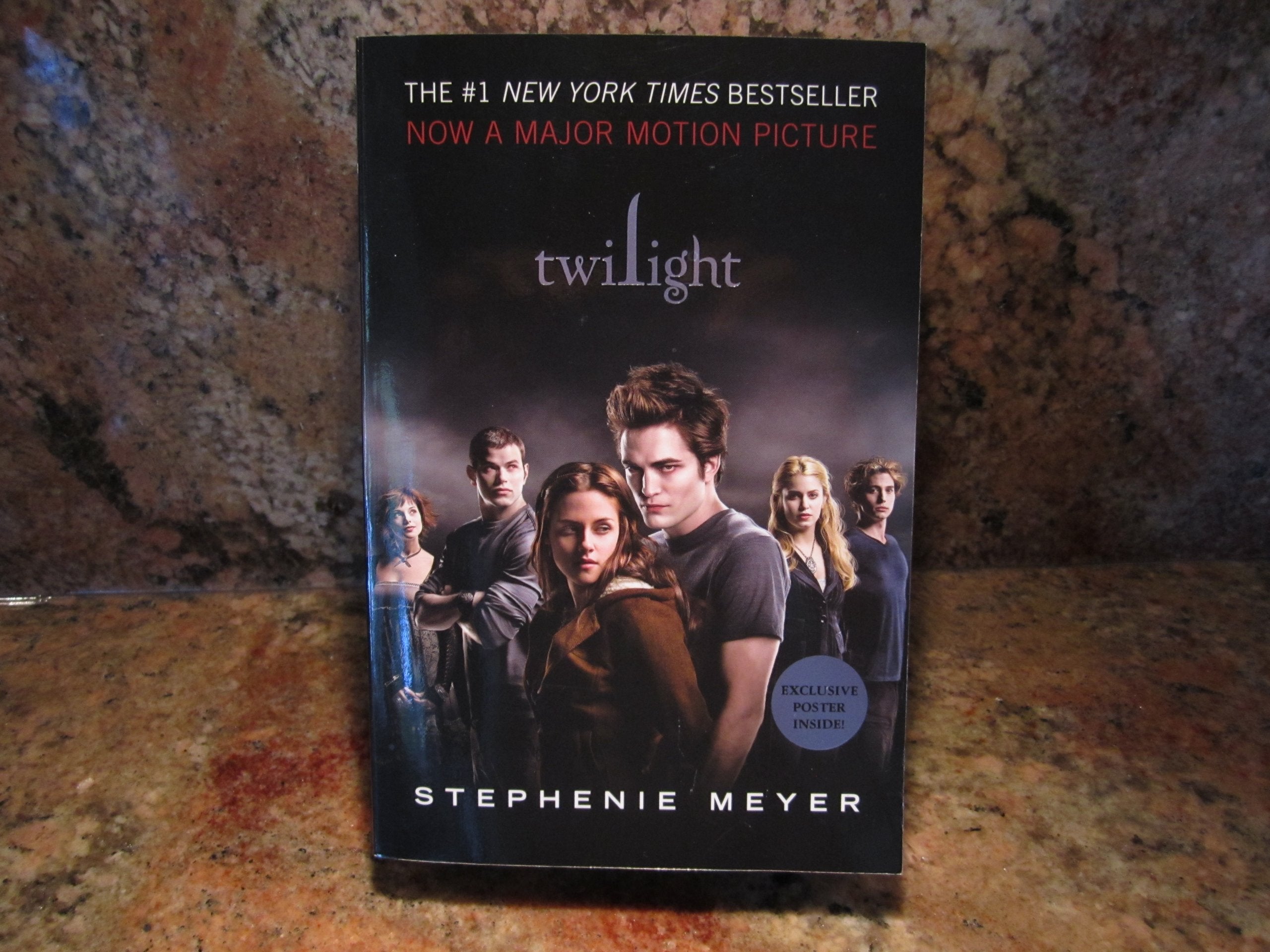 Twilight (The Twilight Saga, Book 1)-used