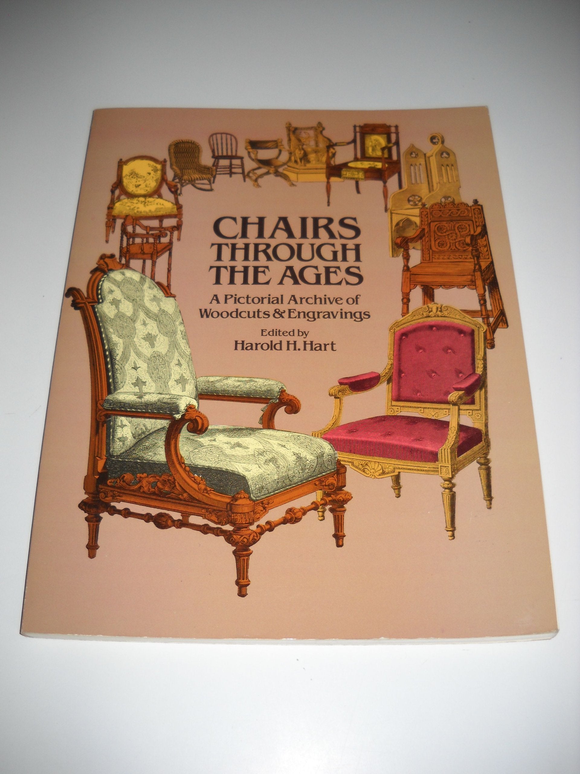 Chairs Through the Ages: A Pictorial Archive of Woodcuts & Engravings (Dover Pictorial Archive Series),Used