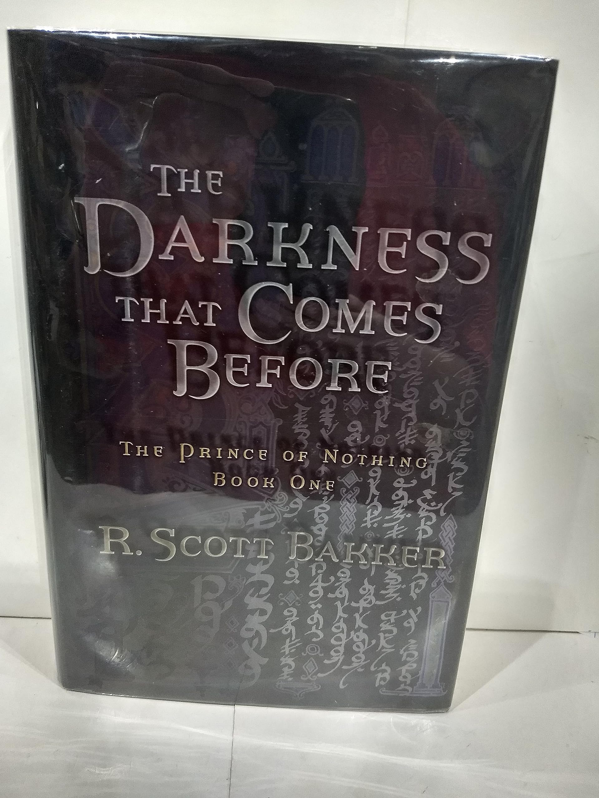 The Darkness That Comes Before (The Prince of Nothing, Book 1),Used