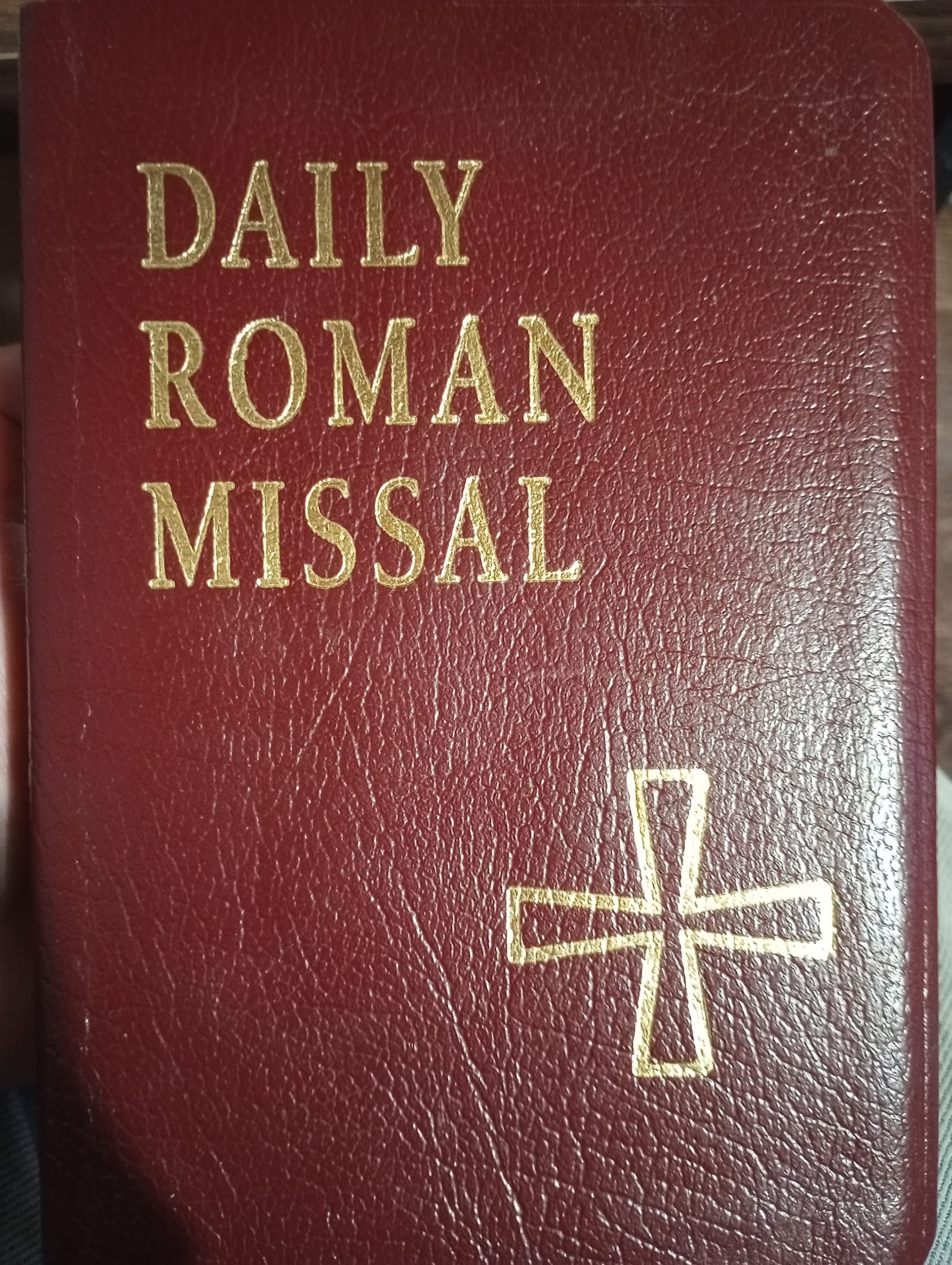 Daily Roman Missal (Latin Edition)-used