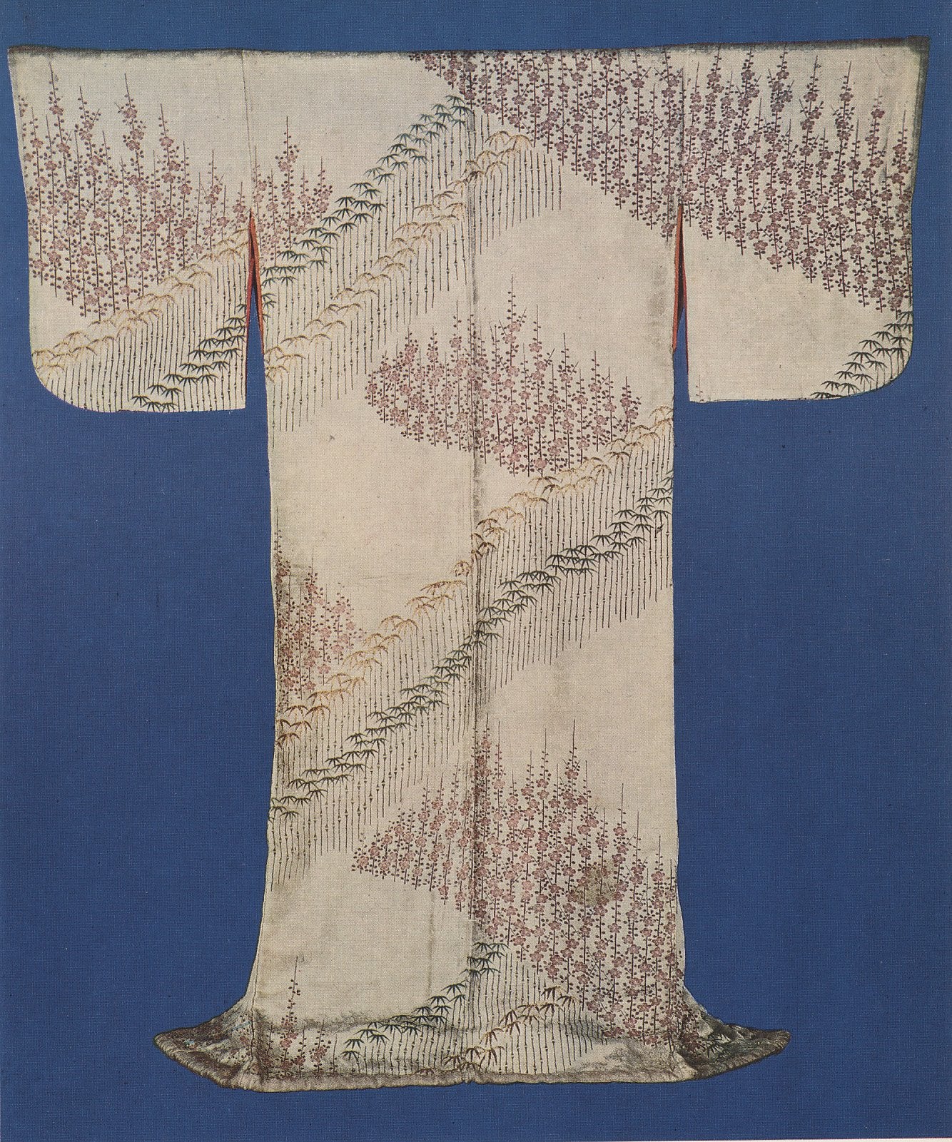 Japanese Costume and Textile Arts (English and Japanese Edition),Used