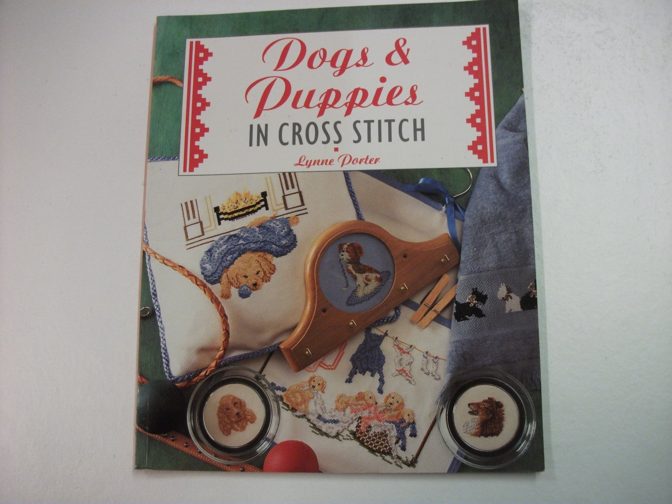Dogs & Puppies (The Cross Stitch Collection),Used
