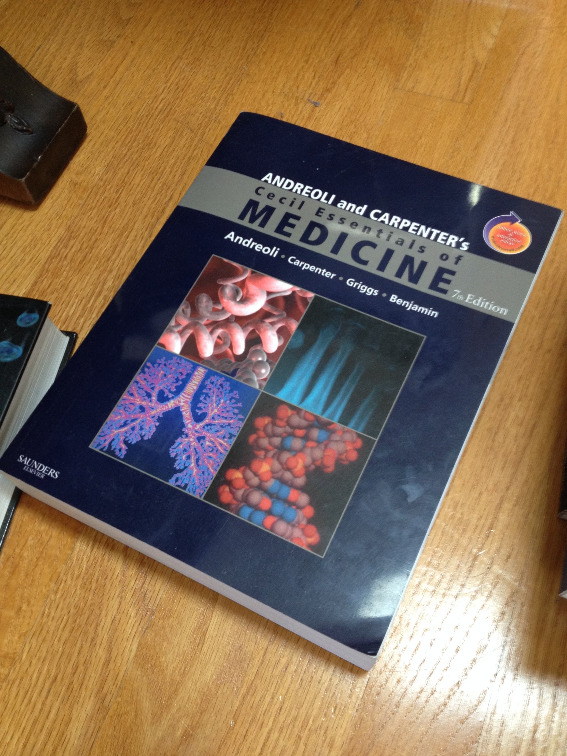 Andreoli and Carpenter's Cecil Essentials of Medicine: With STUDENT CONSULT Online Access (Cecil Medicine),Used