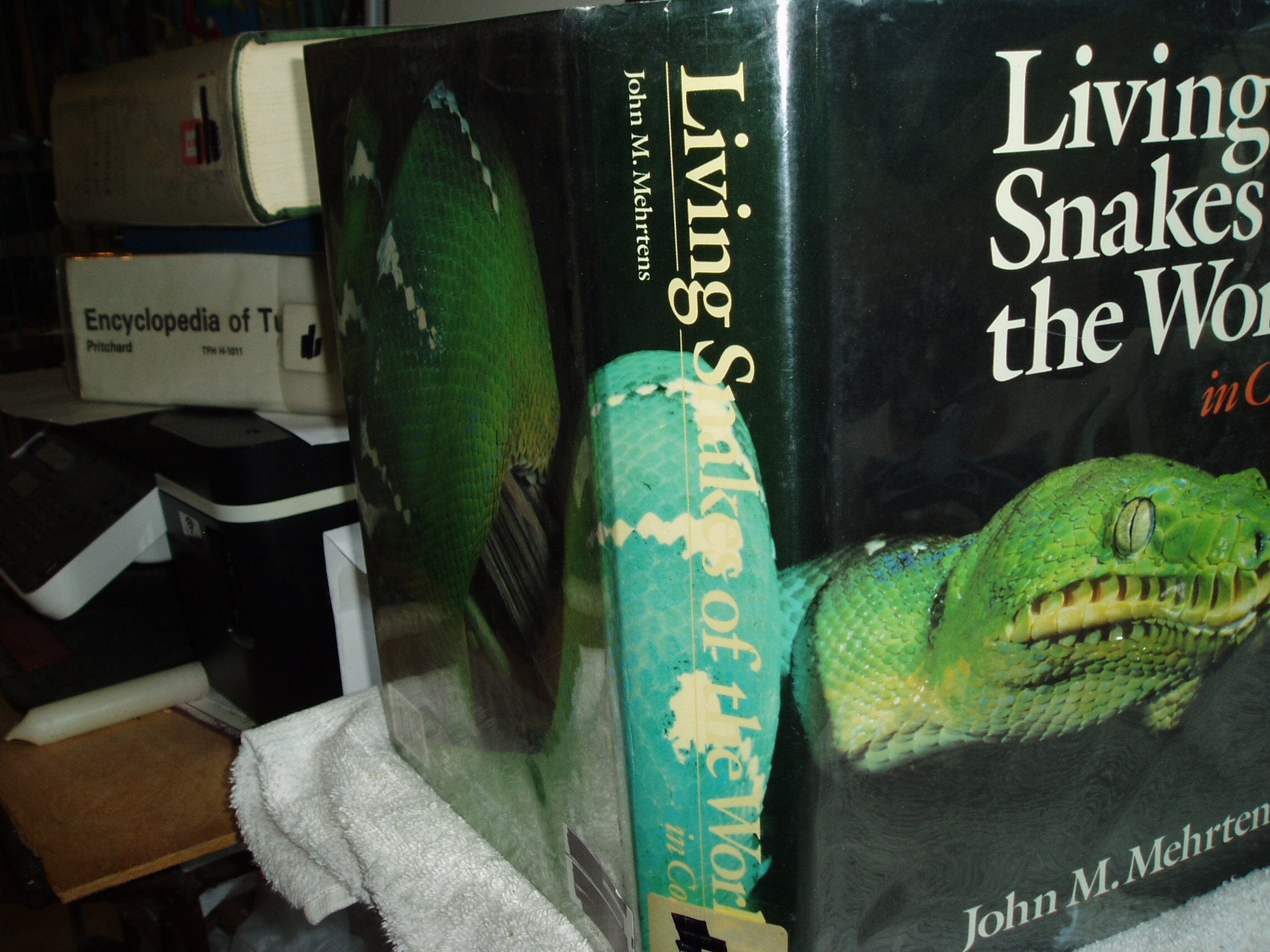 Living Snakes of the World in Color,New