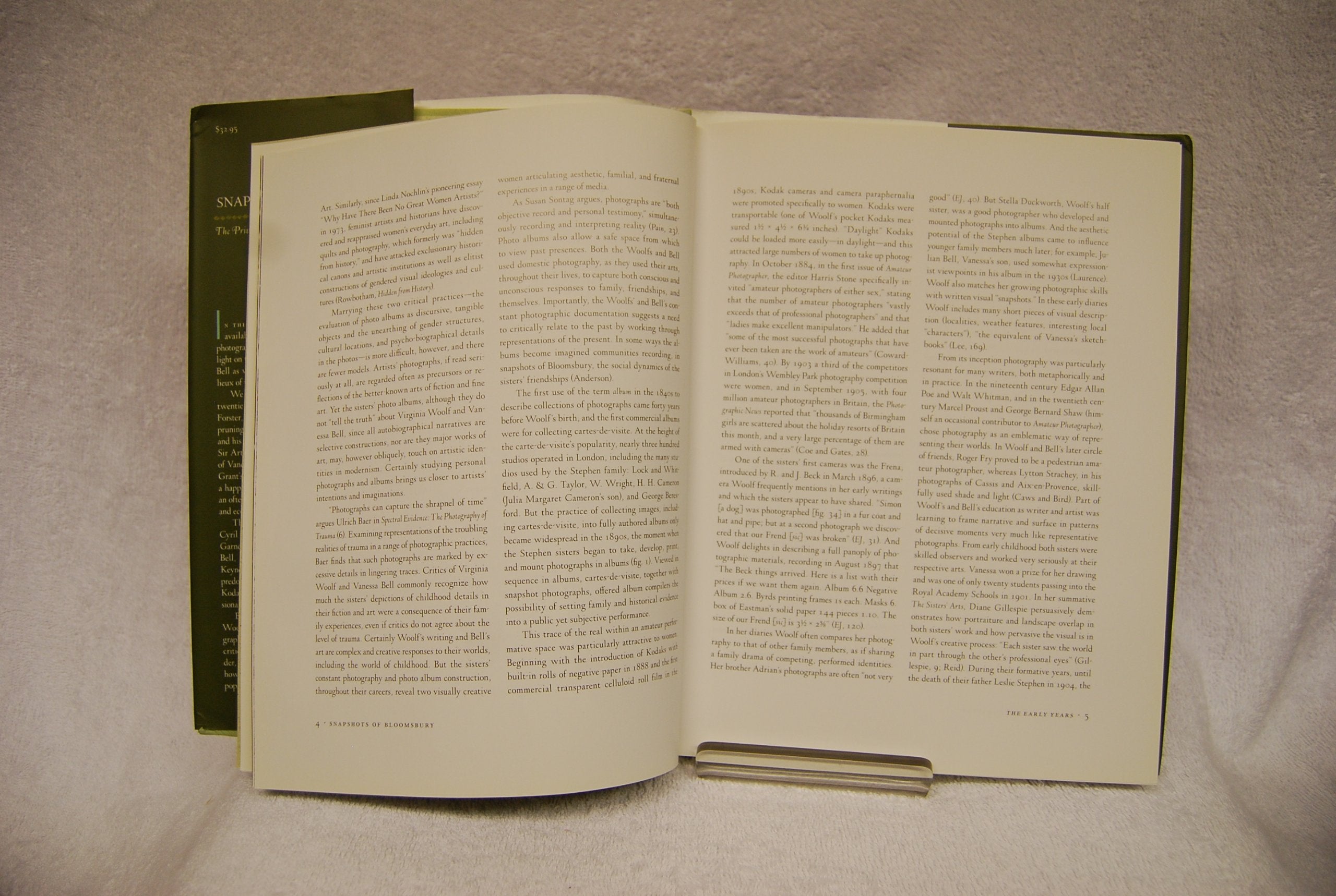 Snapshots of Bloomsbury: The Private Lives of Virginia Woolf,Used