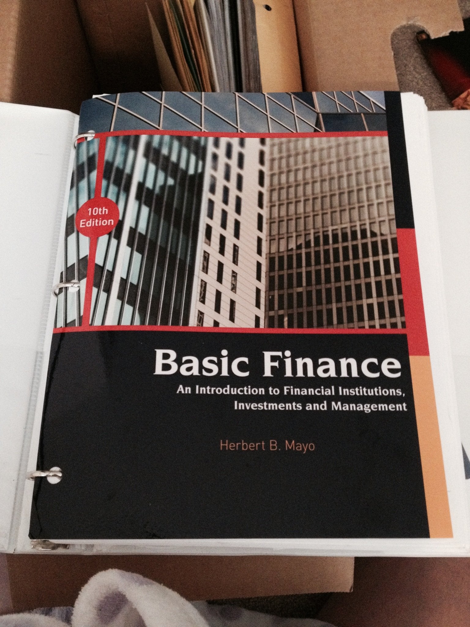 Basic Finance: An Introduction to Financial Institutions, Investments and Management,Used