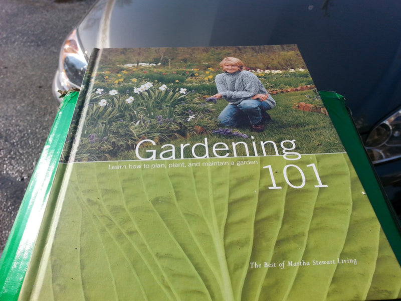 Gardening 101: Learn How to Plan, Plant, and Maintain a Garden (The Best of Martha Stewart Living),Used