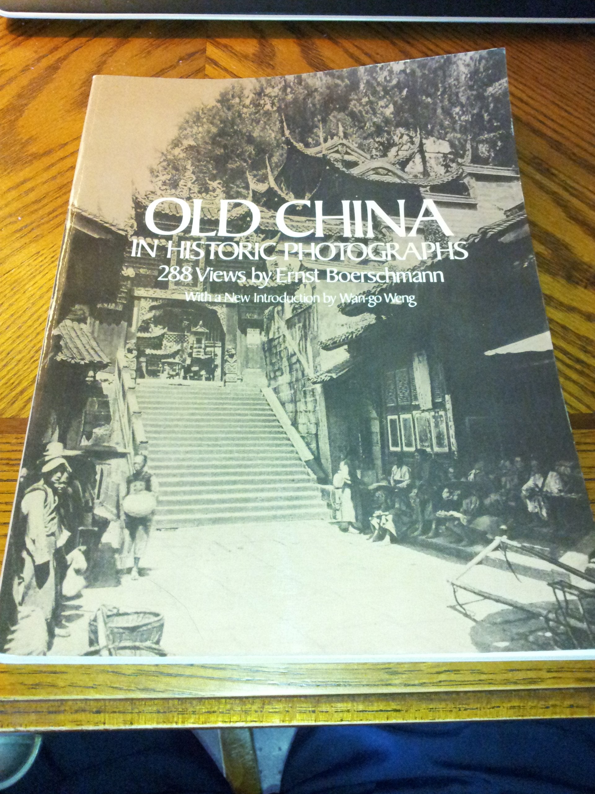 Old China in Historic Photographs (English and German Edition),Used