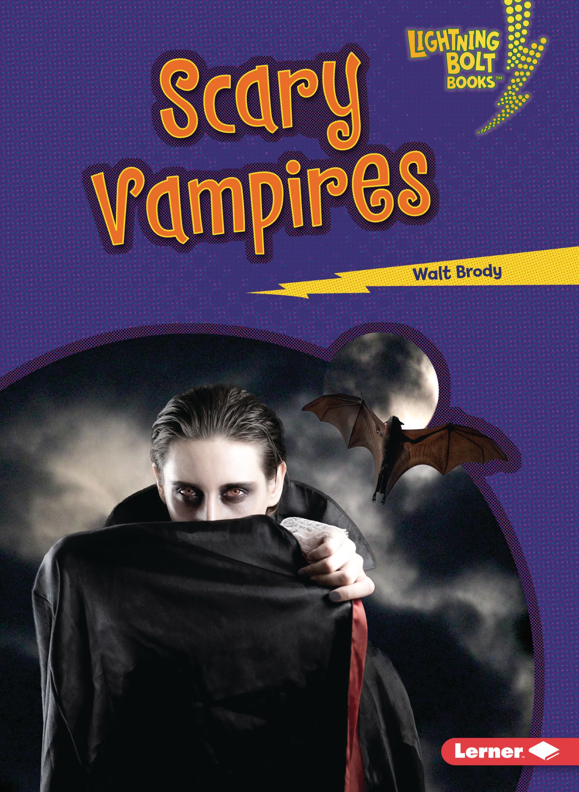 Scary Vampires (Lightning Bolt Books   Spooked!),Used