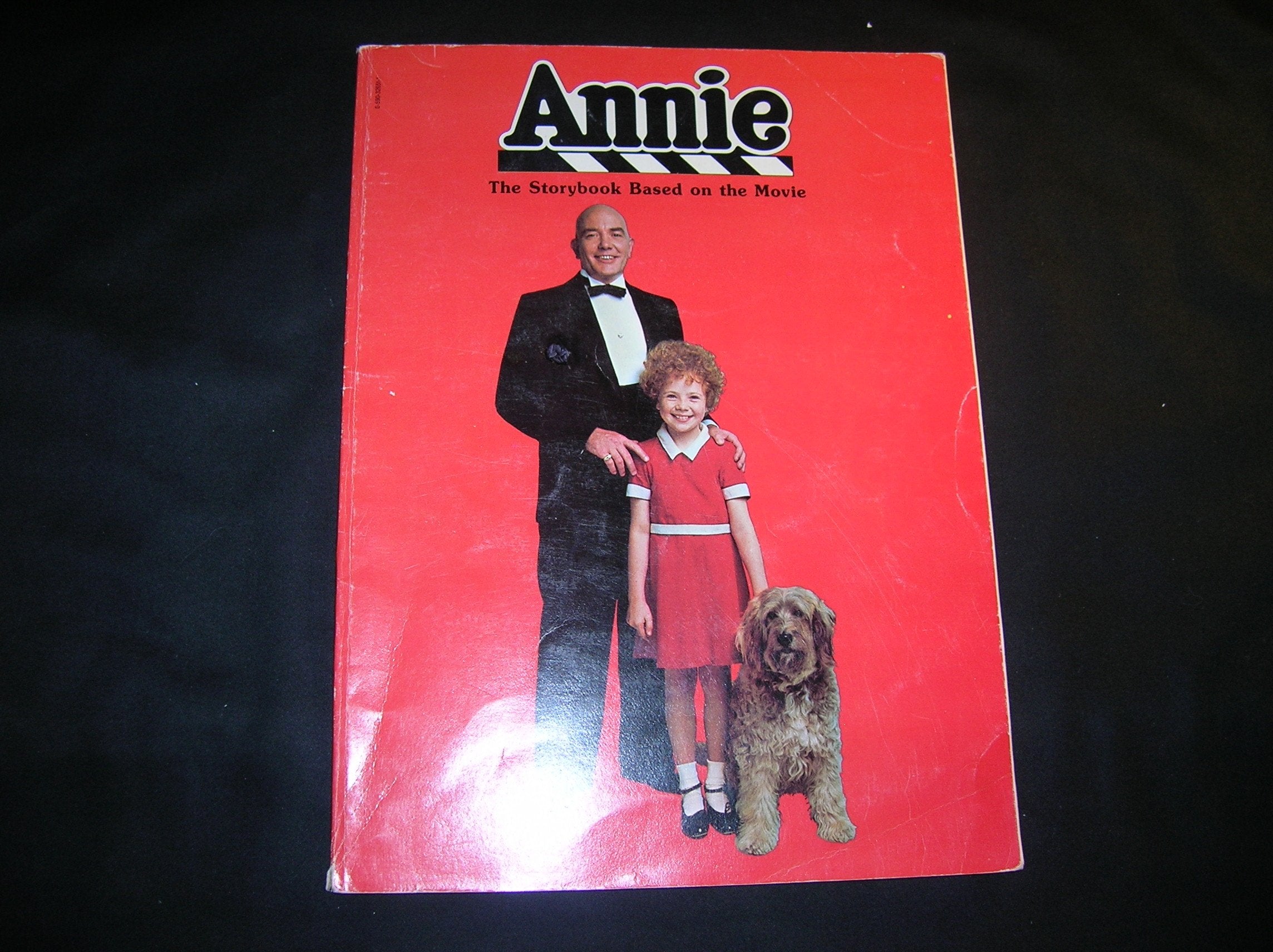 Annie: The Storybook Based On The Movie,Used