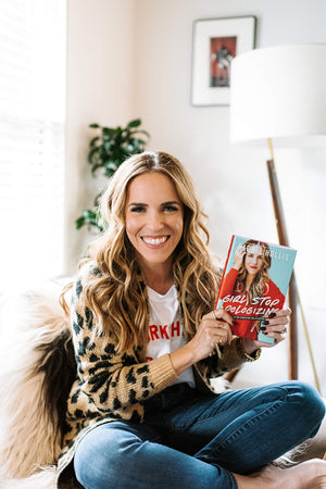 Girl, Stop Apologizing: A Shamefree Plan For Embracing And Achieving Your Goals,Used