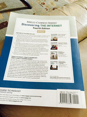 Discovering the Internet: Brief (Shelly Cashman Series),Used