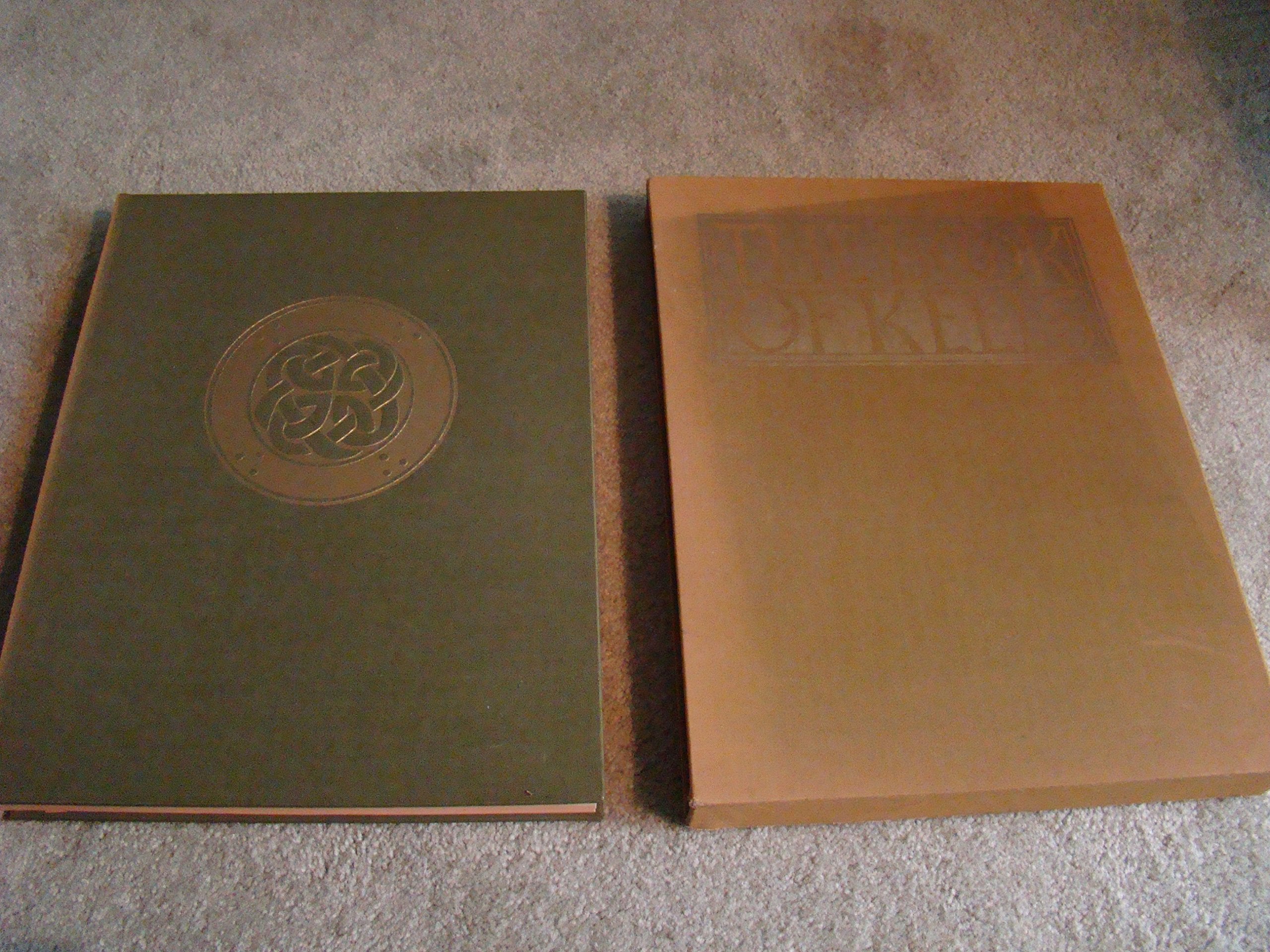 The Book Of Kells: Reproductions From The Manuscript In Trinity College, Dublin (Slipcased)