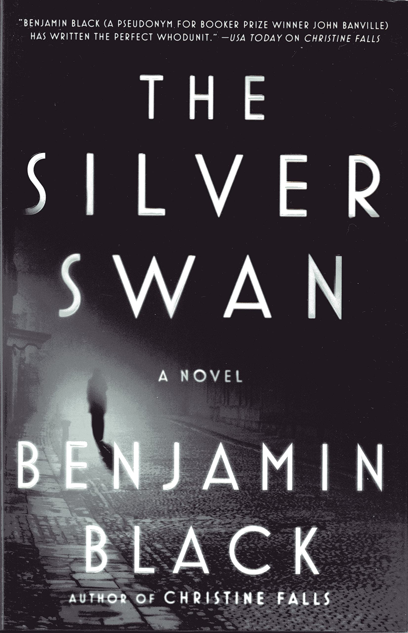 The Silver Swan: A Novel (Quirke)-used