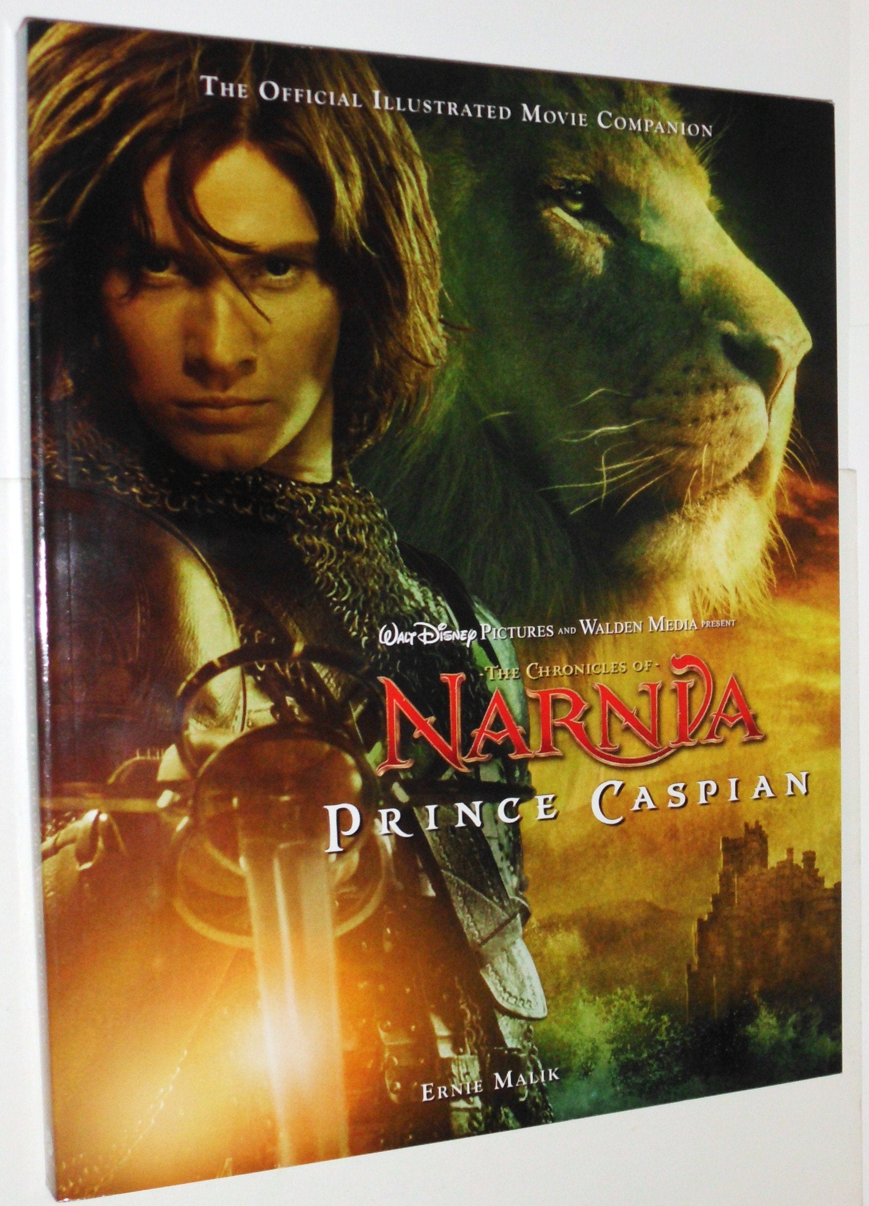 The Chronicles Of Narnia: Prince Caspian: The Official Illustrated Movie Companion-new