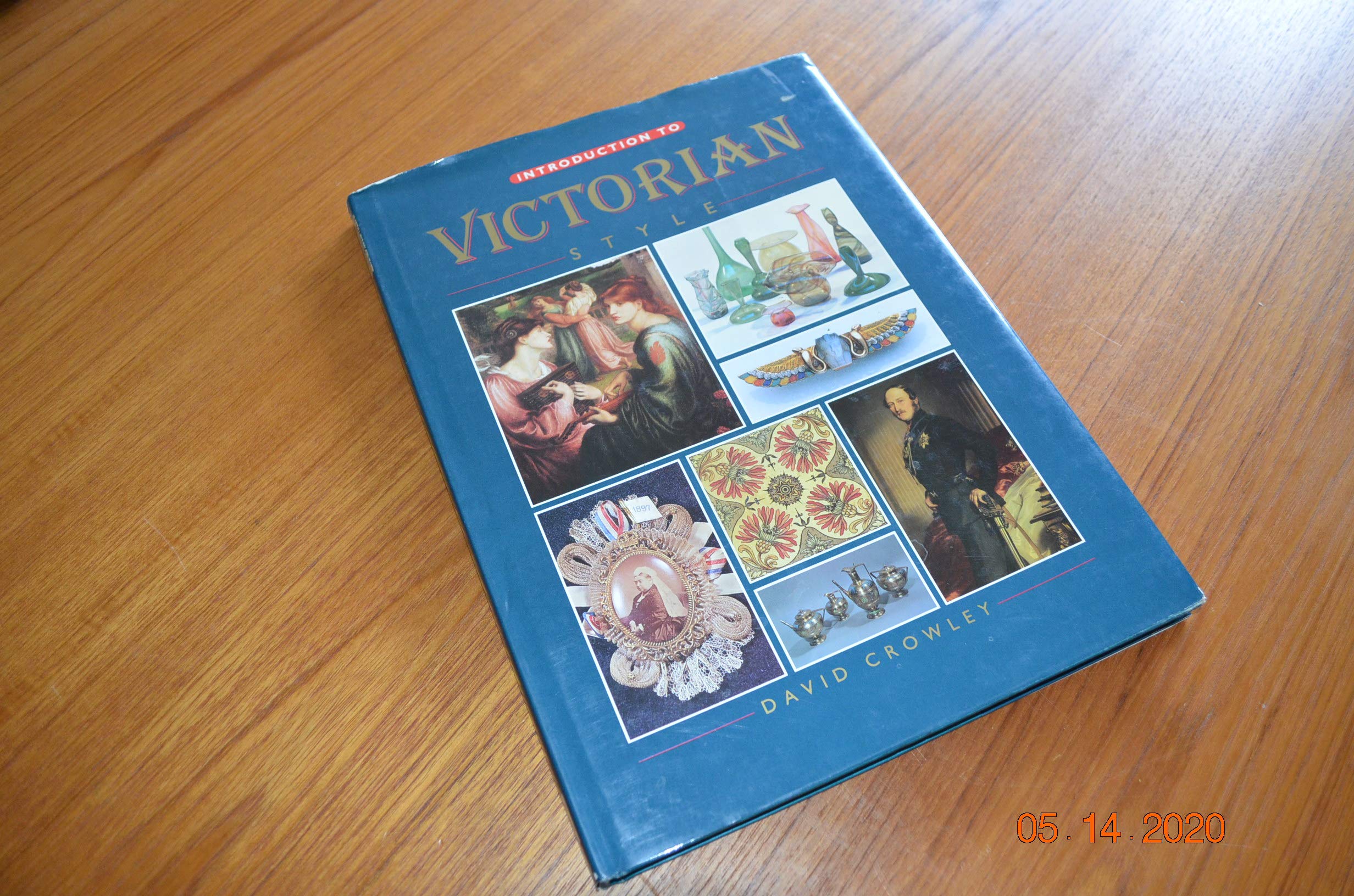 An Introduction to the Victorian Style,Used