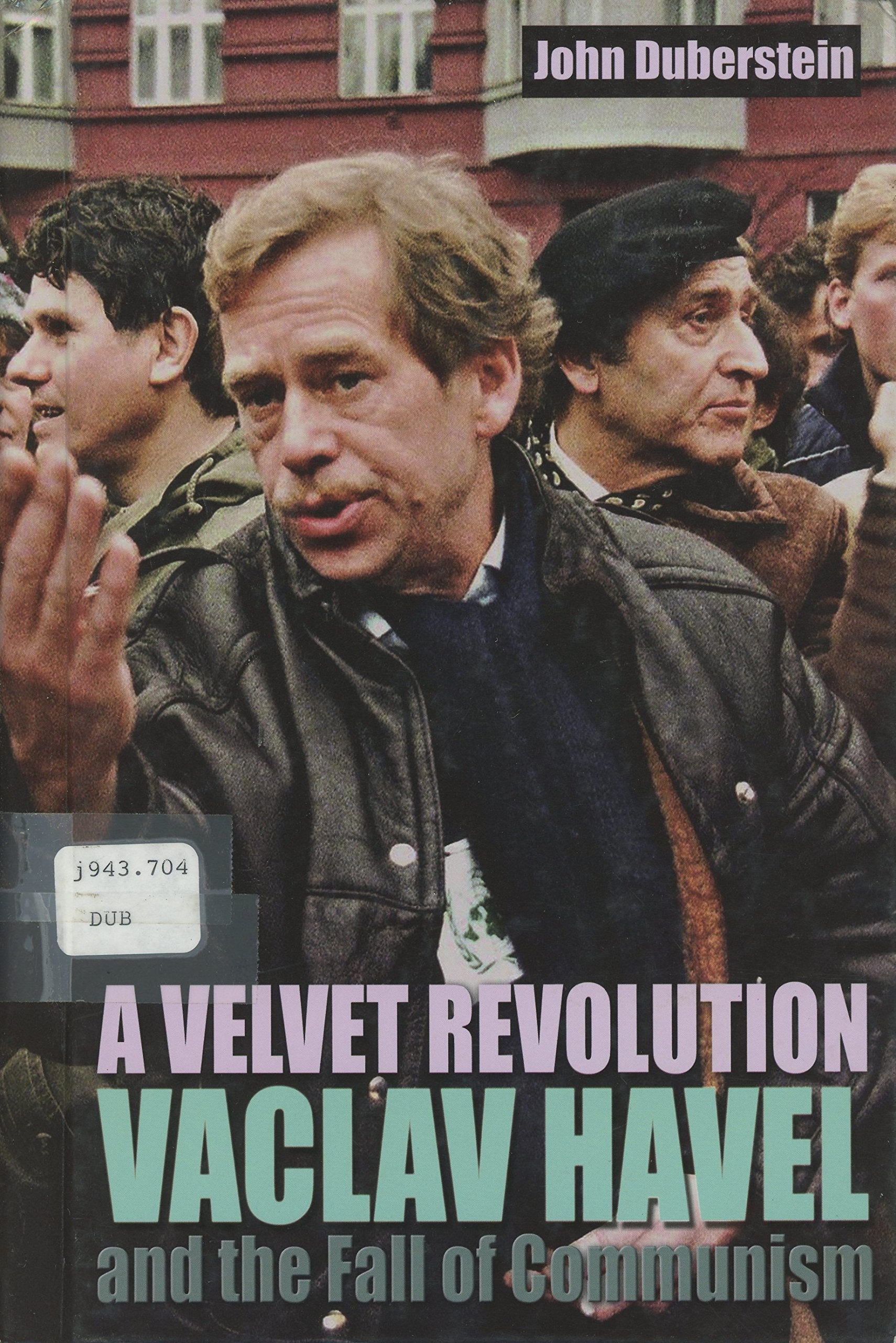 A Velvet Revolution: Vaclav Havel And the Fall of Communism (World Leaders),New
