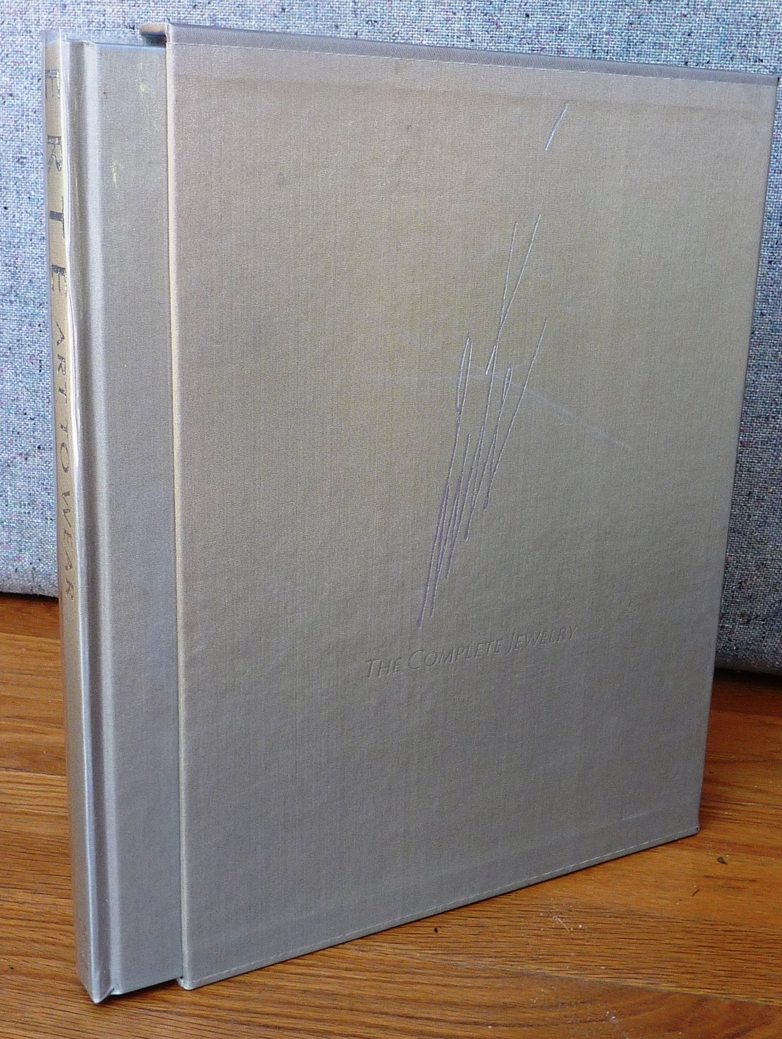 Erte: Art to Wear: The Complete Jewelery,Used