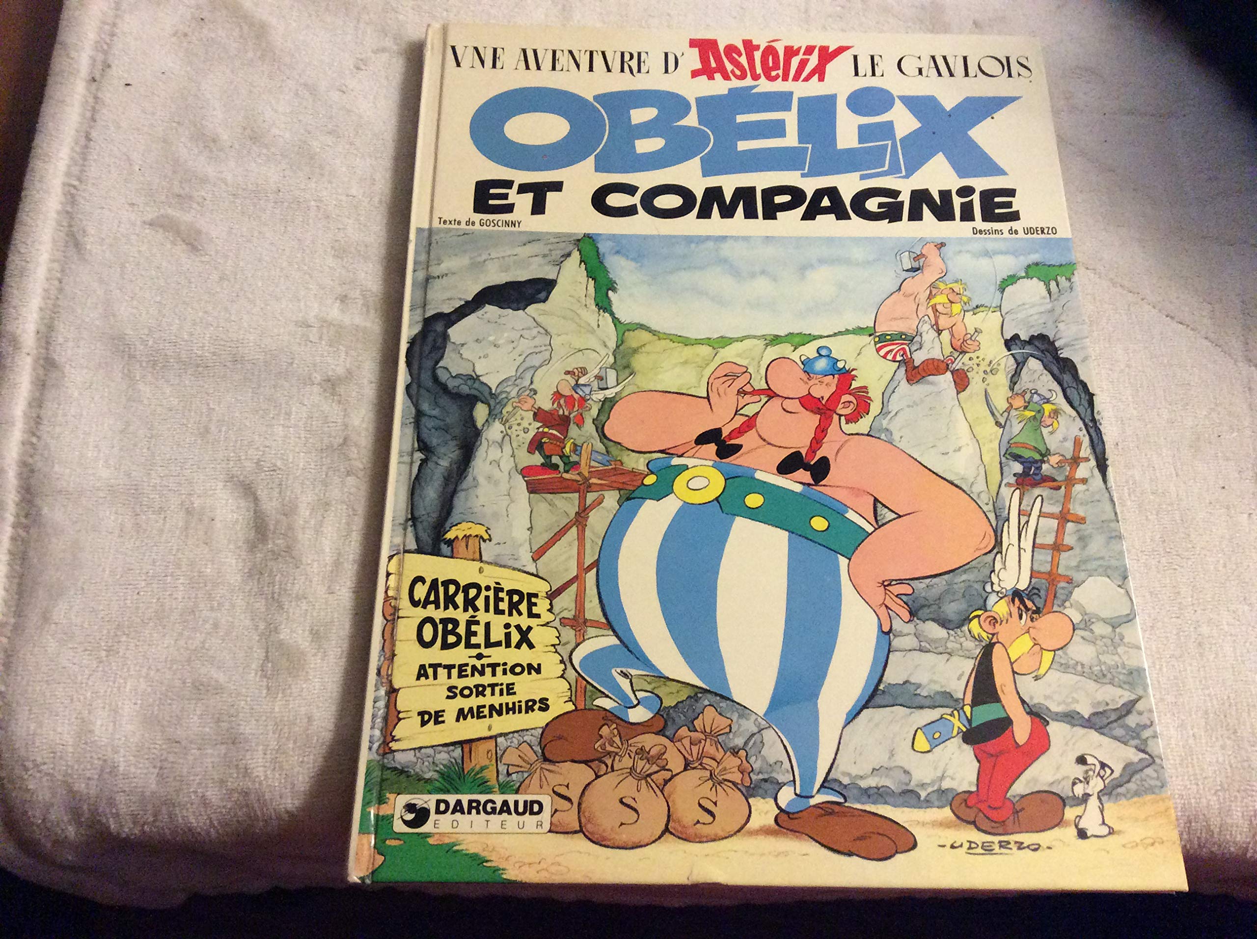 Obelix et Compagnie (Une Aventure d'Asterix) (French Edition),Used