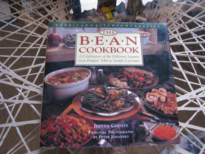 The Bean Cookbook: A Celebration of the Delicious Legume from Hoppin' John to Simple Cassoulet (American Kitchen Classics),Used