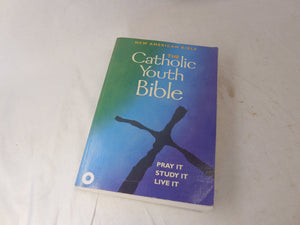 The Catholic Youth Bible: New American Bible Including the Revised Psalms and the Revised New Testament,New