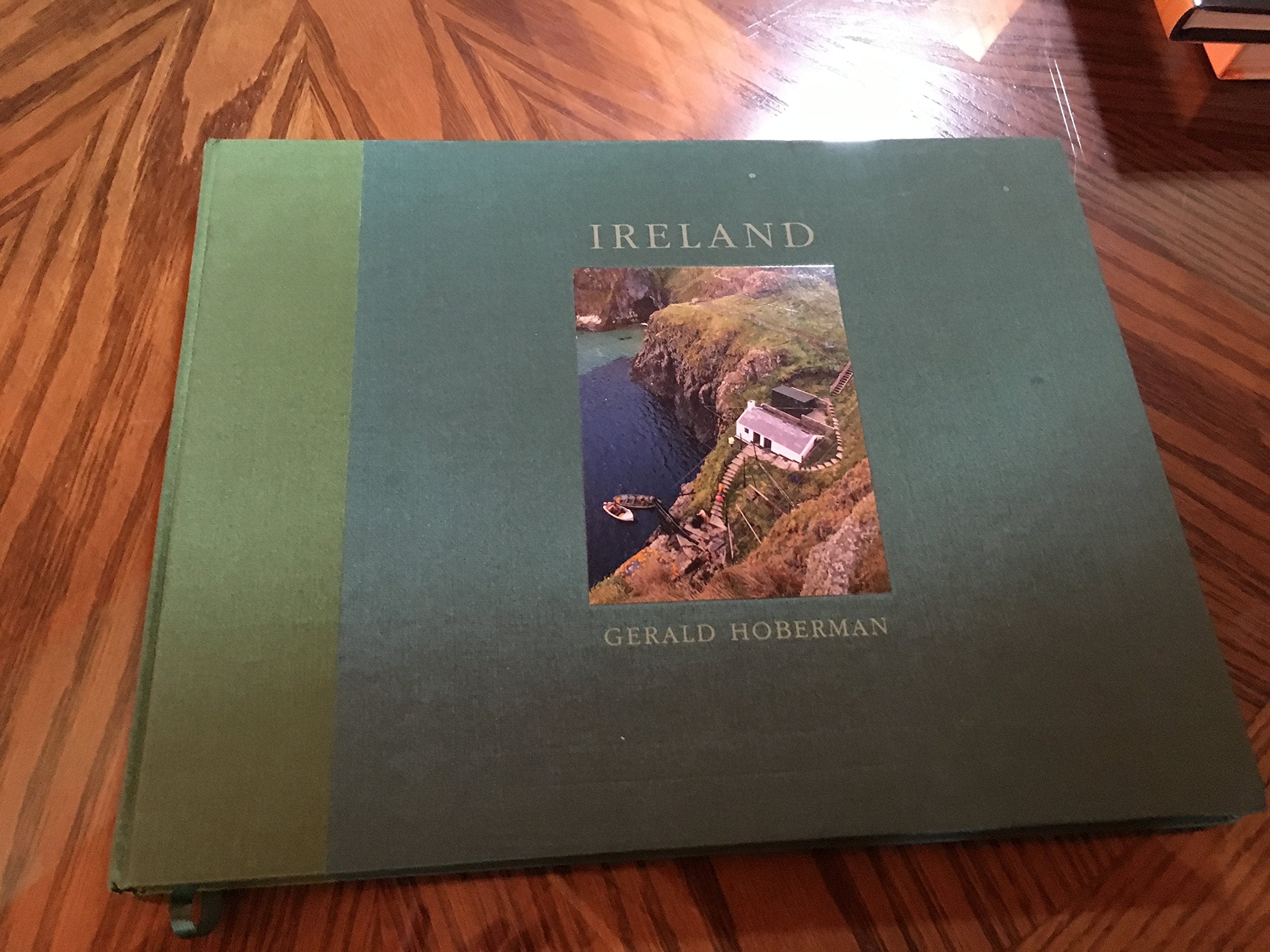 Ireland: Coffee table Book,Used